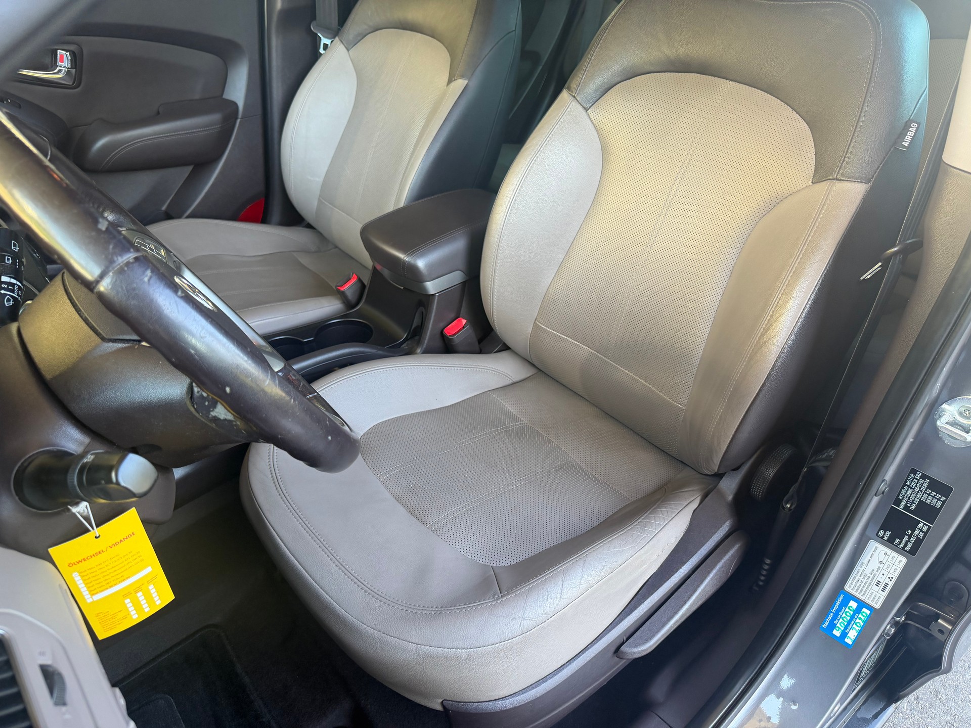 HYUNDAI iX 35 2.0 Premium 4WD Automatic-image-7