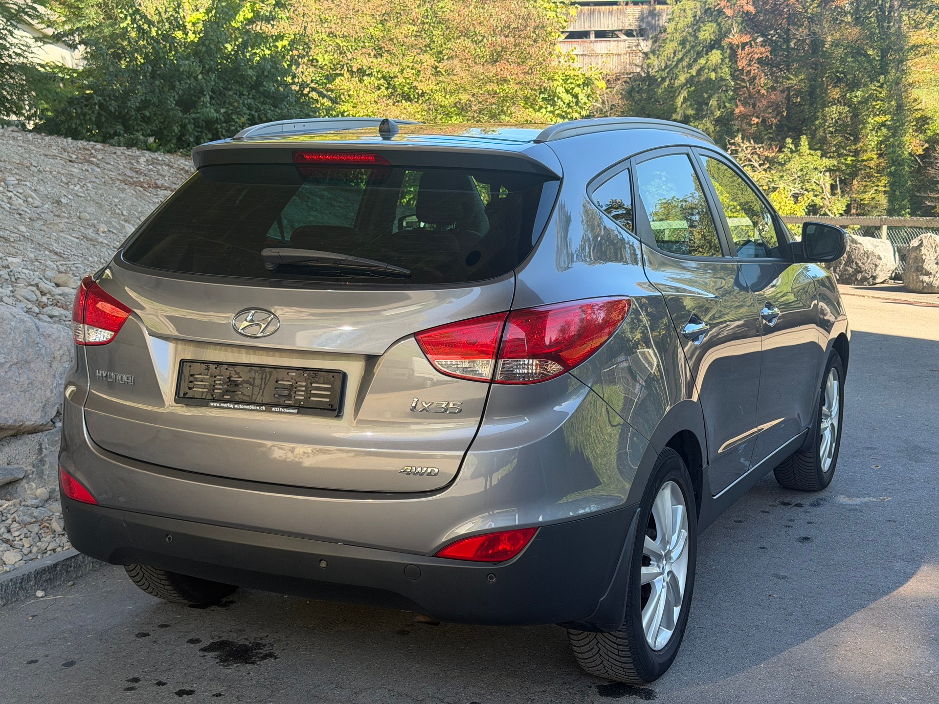 HYUNDAI iX 35 2.0 Premium 4WD Automatic-image-3