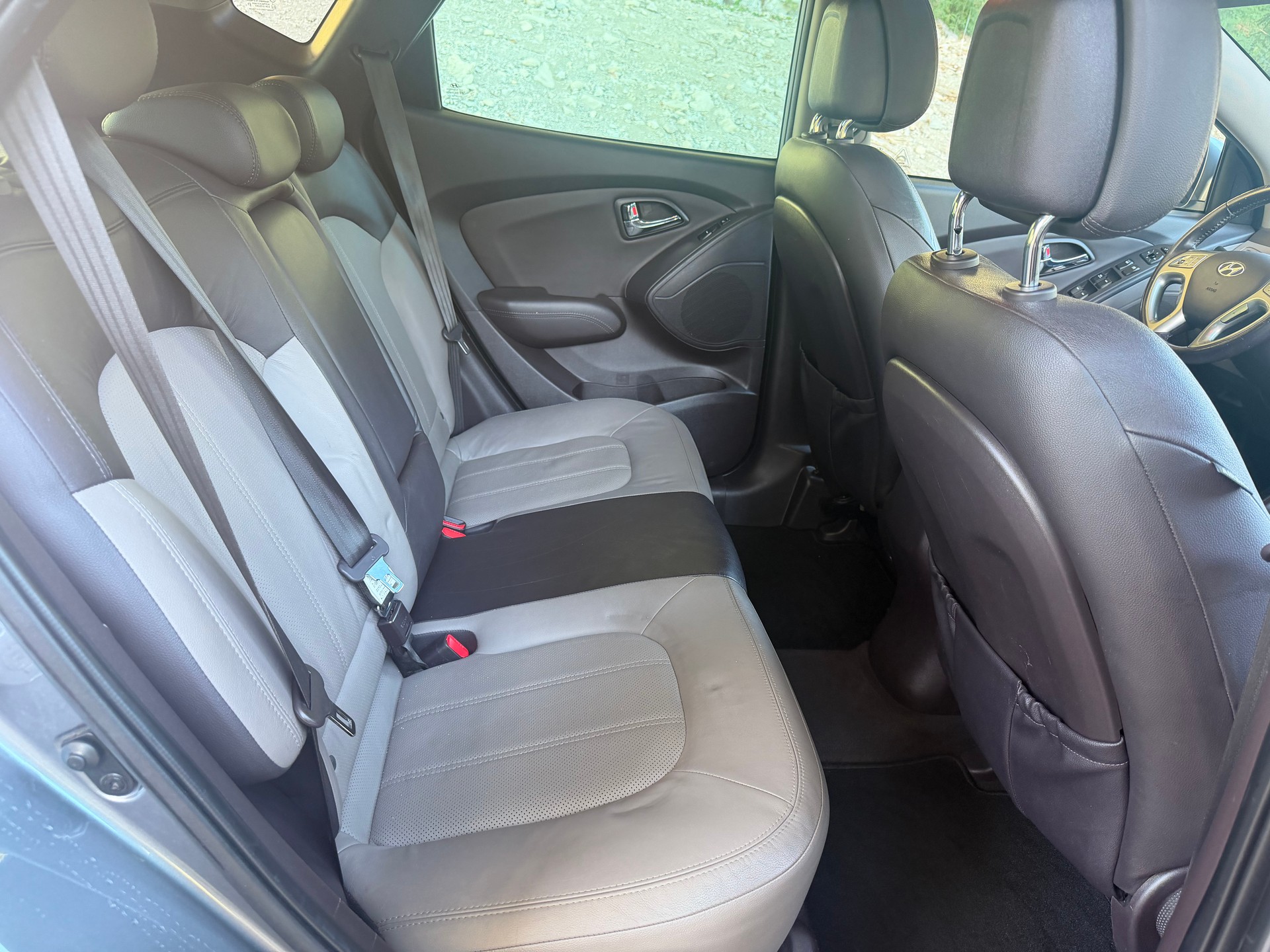 HYUNDAI iX 35 2.0 Premium 4WD Automatic-image-10