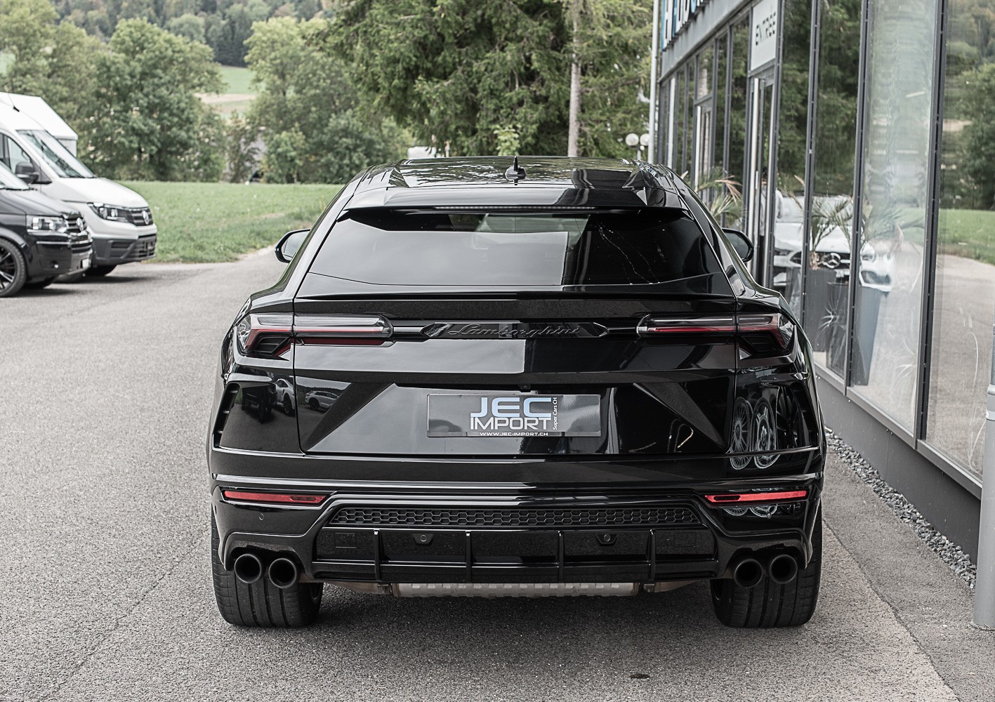 LAMBORGHINI Urus-image-4