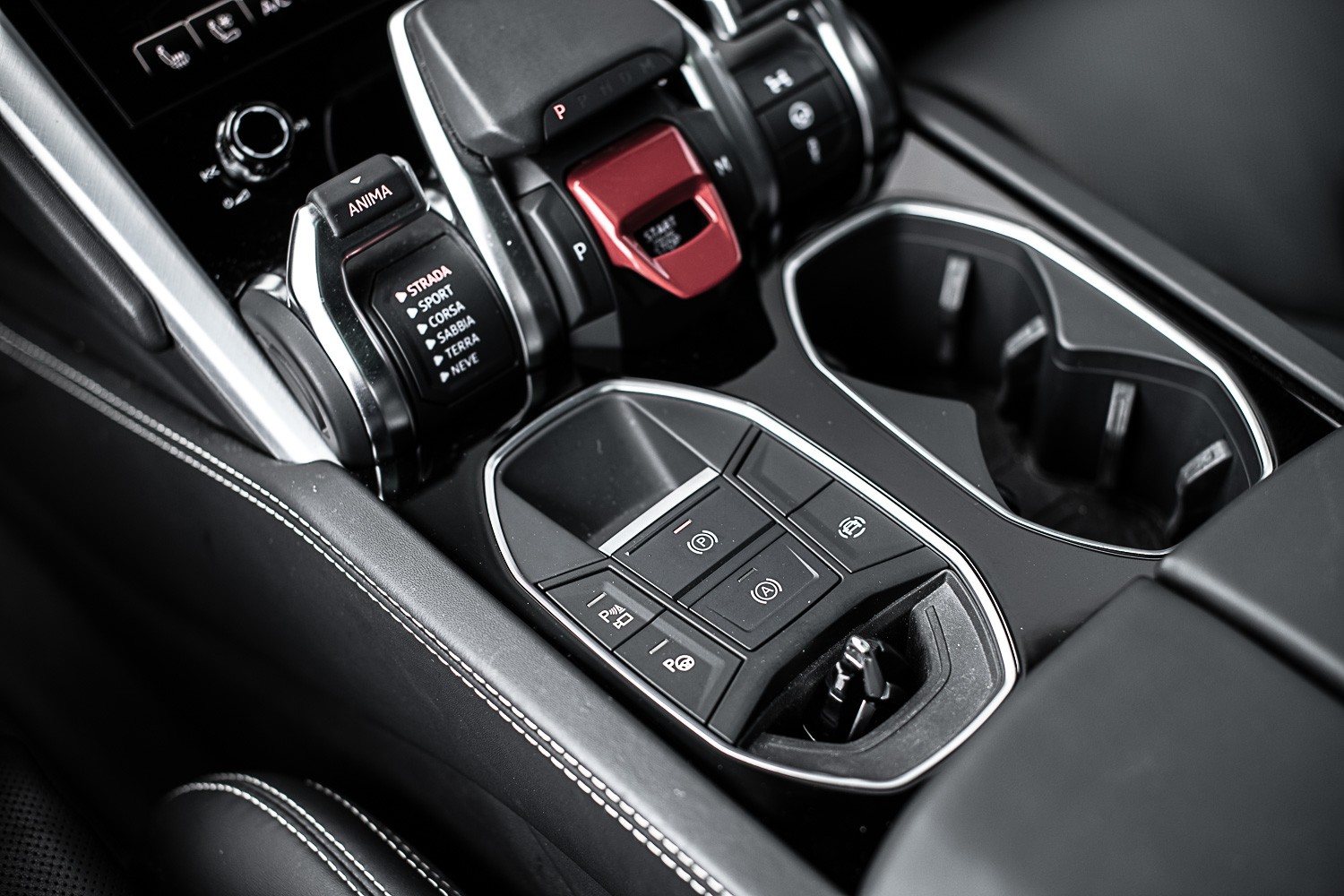 LAMBORGHINI Urus-image-21