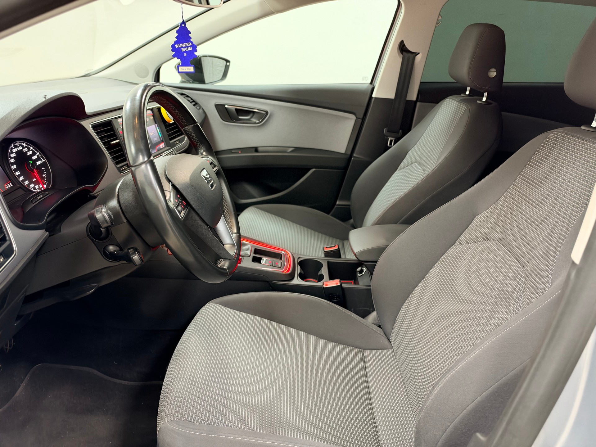 SEAT Leon ST 1.6 TDI CR Style DSG-image-8
