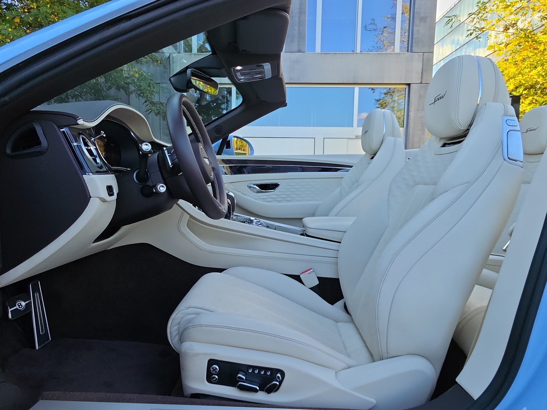 BENTLEY Continental GTC 4.0 V8 PHEV Speed inkl. Carbon Ceramic Bremsen usw.-showroom-element-3