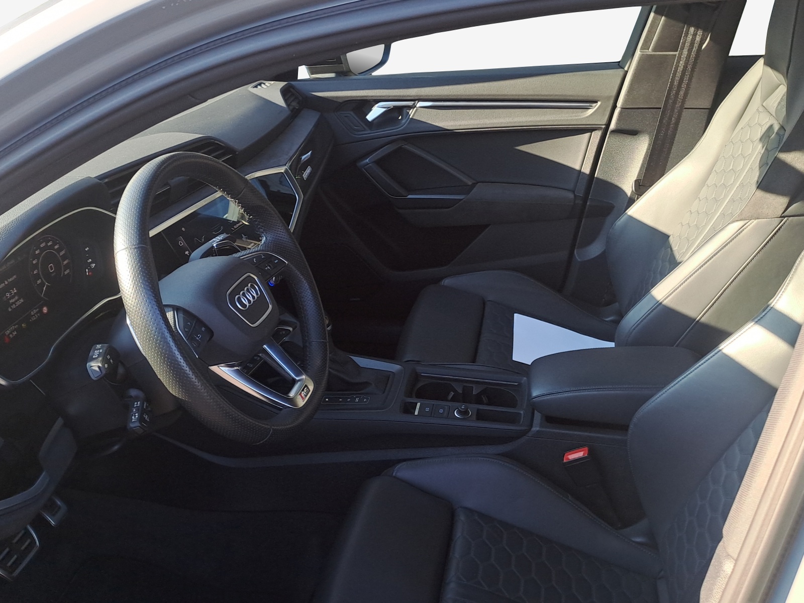 AUDI RS Q3 Sportback quattro S tronic-image-7