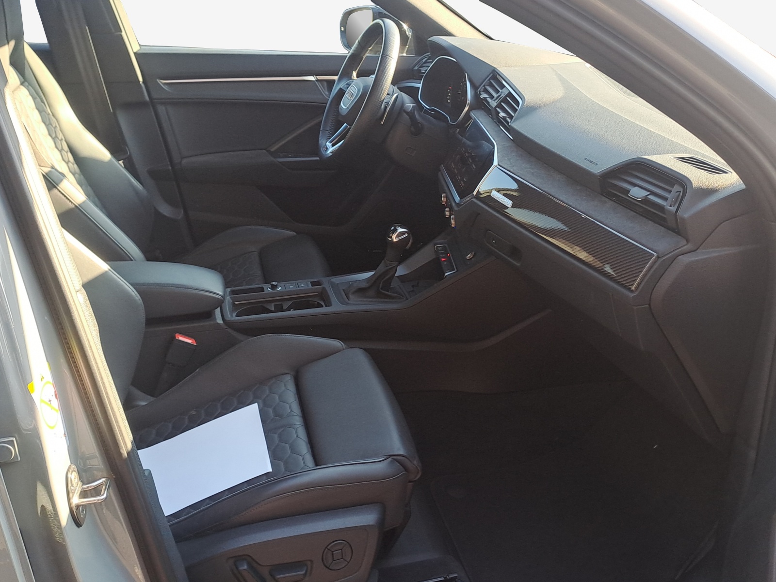 AUDI RS Q3 Sportback quattro S tronic-image-13
