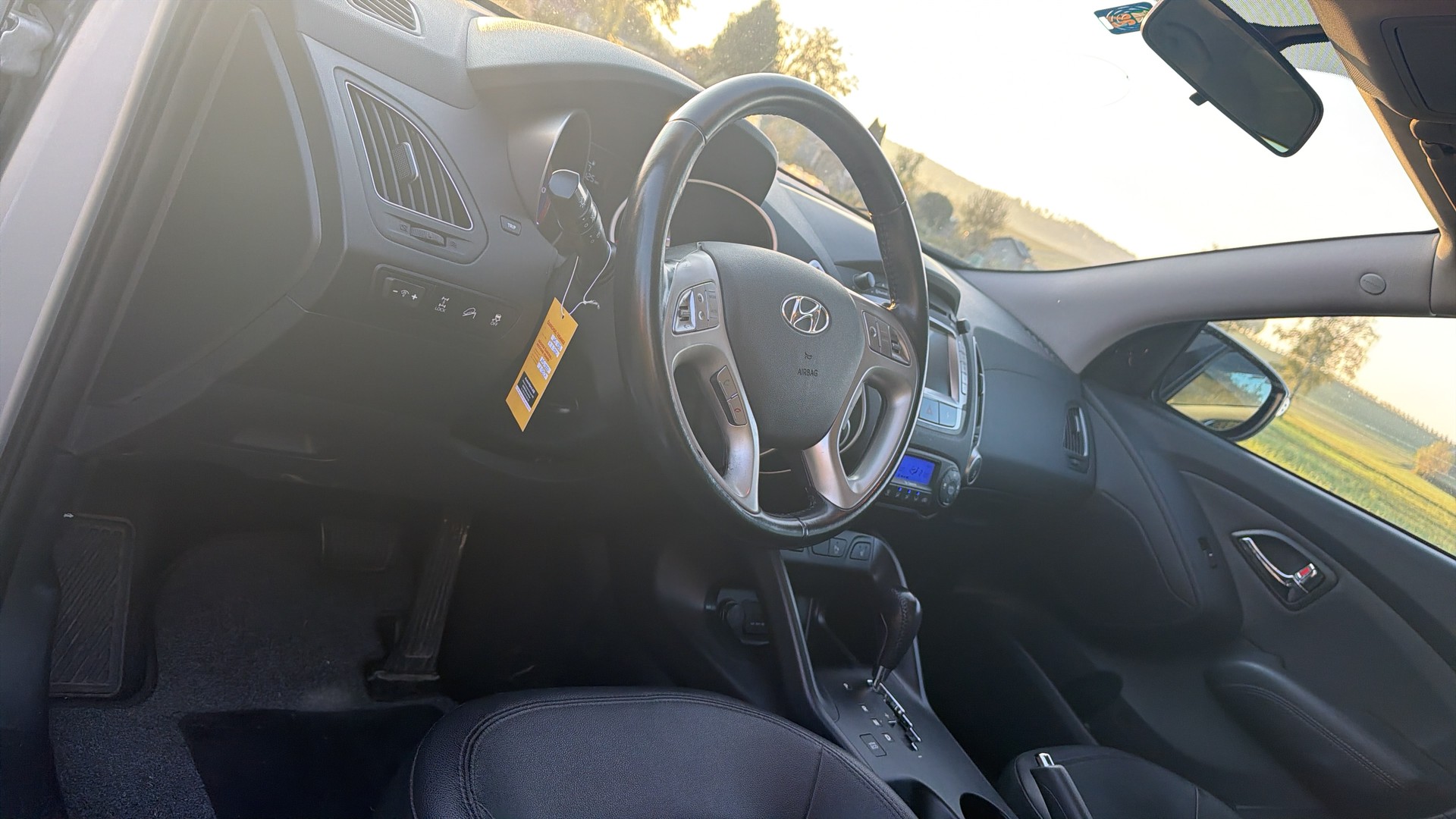 HYUNDAI iX 35 2.0 CRDi Style 4WD Automatic-image-4