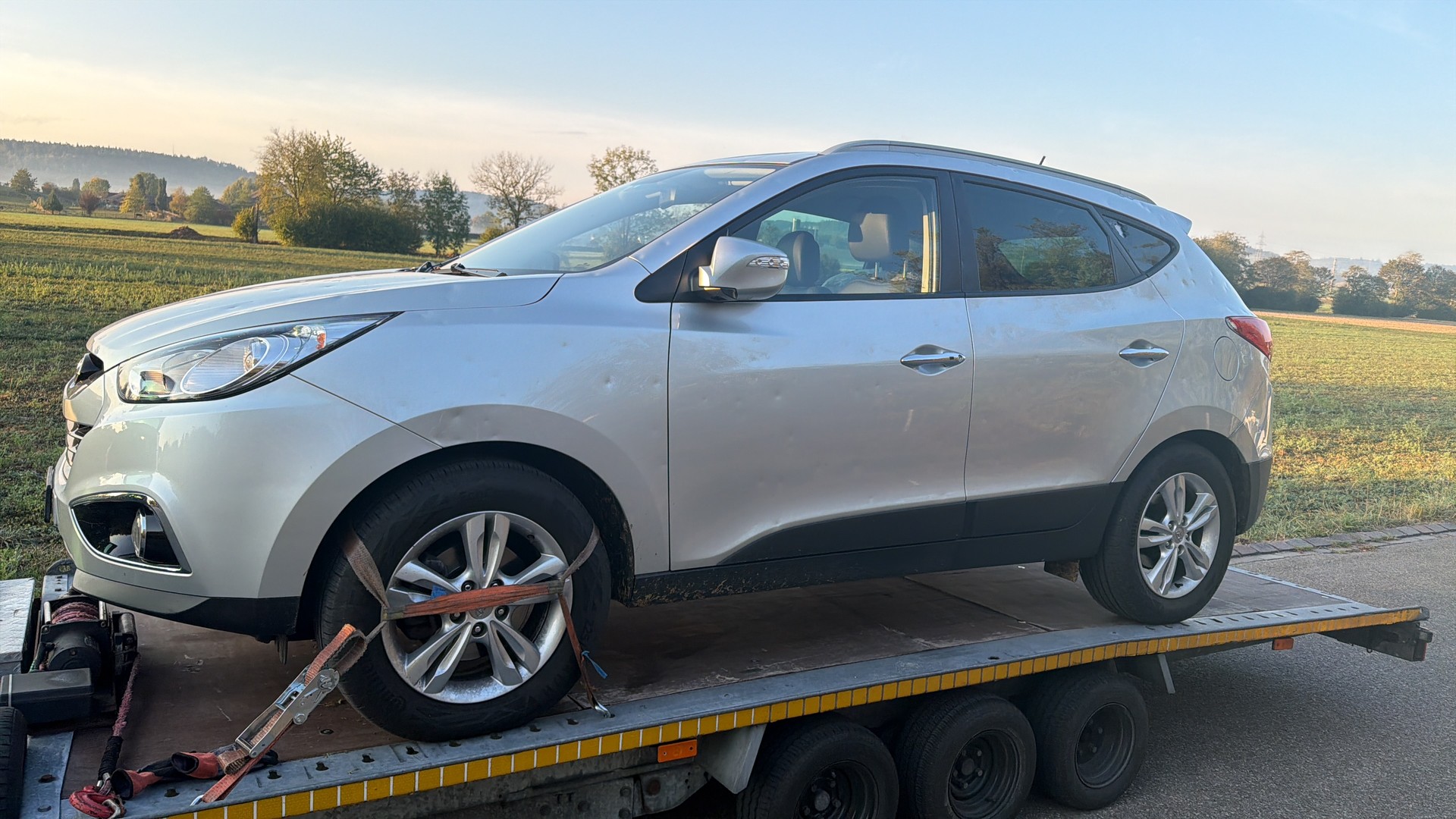 HYUNDAI iX 35 2.0 CRDi Style 4WD Automatic-image-2