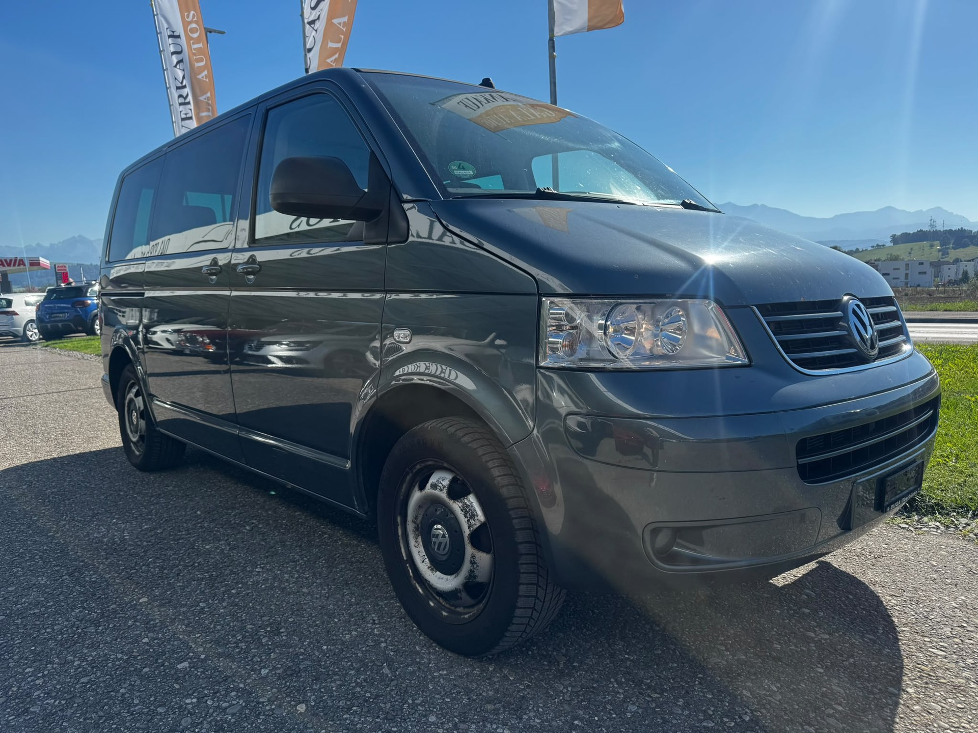 VW T5 Multivan Family 2.5 TDI-image-2