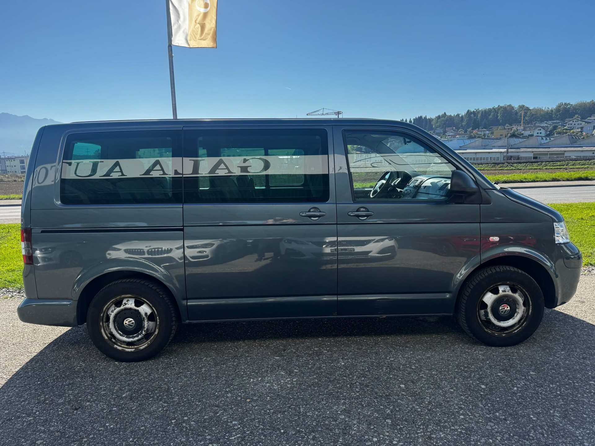 VW T5 Multivan Family 2.5 TDI-image-3