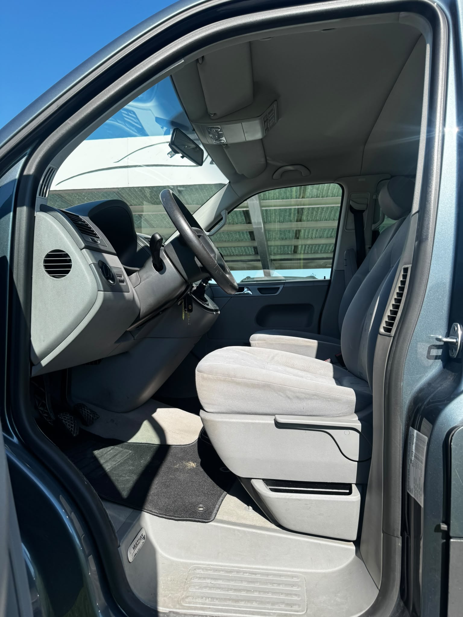 VW T5 Multivan Family 2.5 TDI-image-9