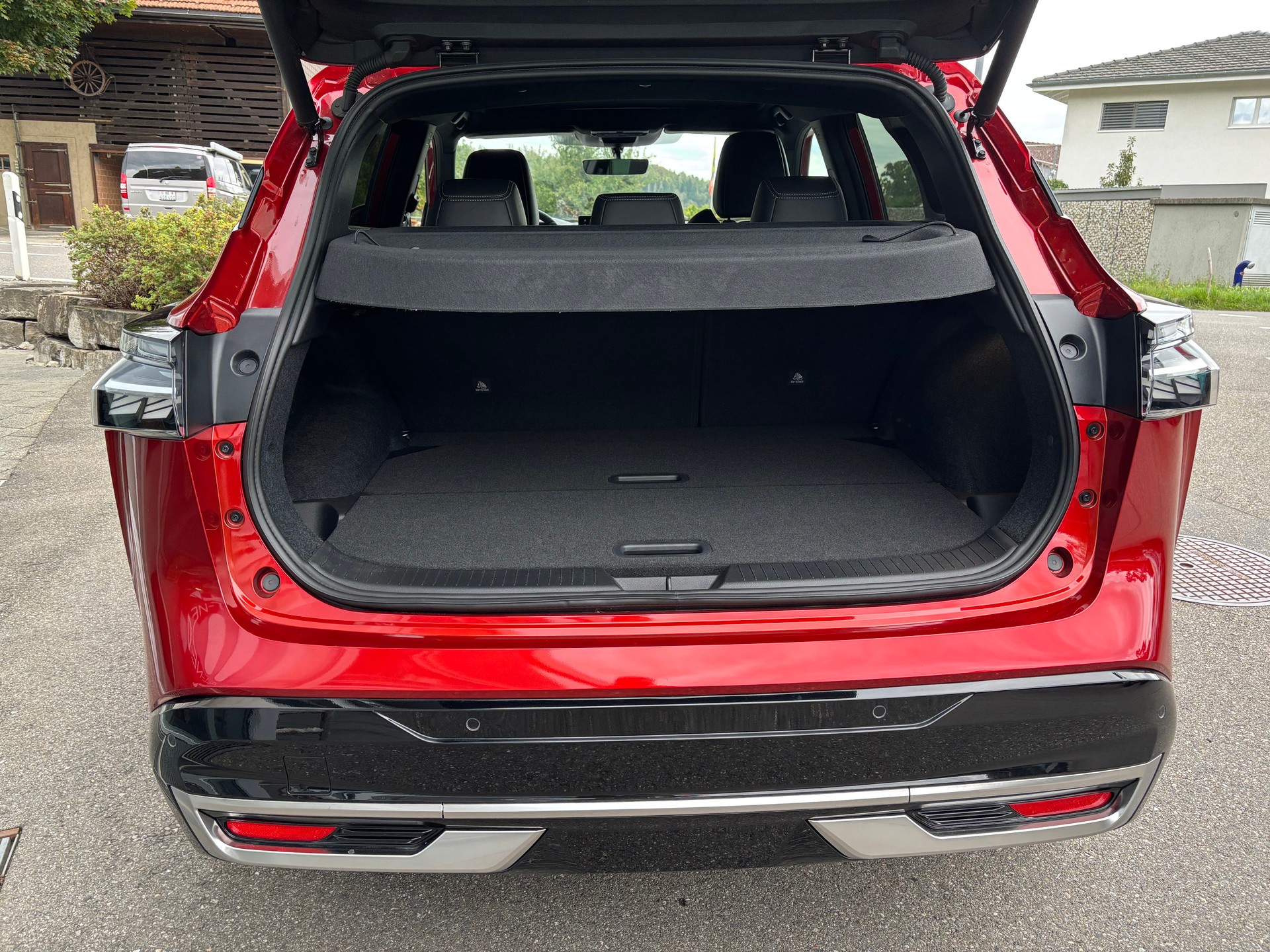 NISSAN Qashqai 1.3 MHEV Tekna+ 4x4-image-4