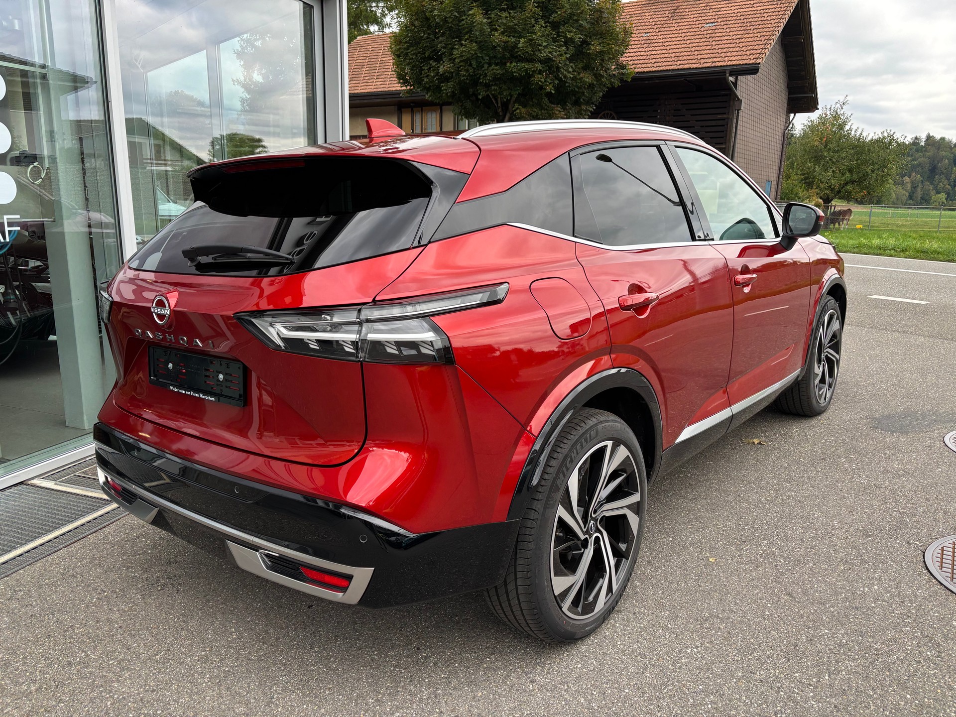NISSAN Qashqai 1.3 MHEV Tekna+ 4x4-image-3