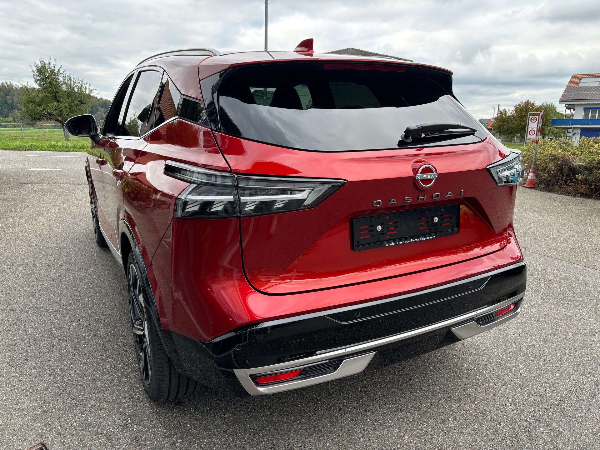 NISSAN Qashqai 1.3 MHEV Tekna+ 4x4-image-2
