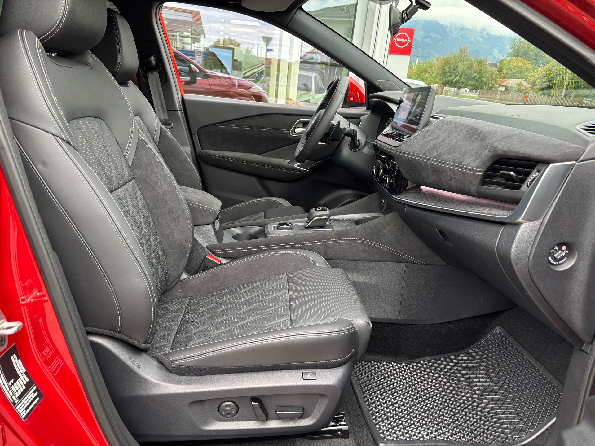 NISSAN Qashqai 1.3 MHEV Tekna+ 4x4-image-7