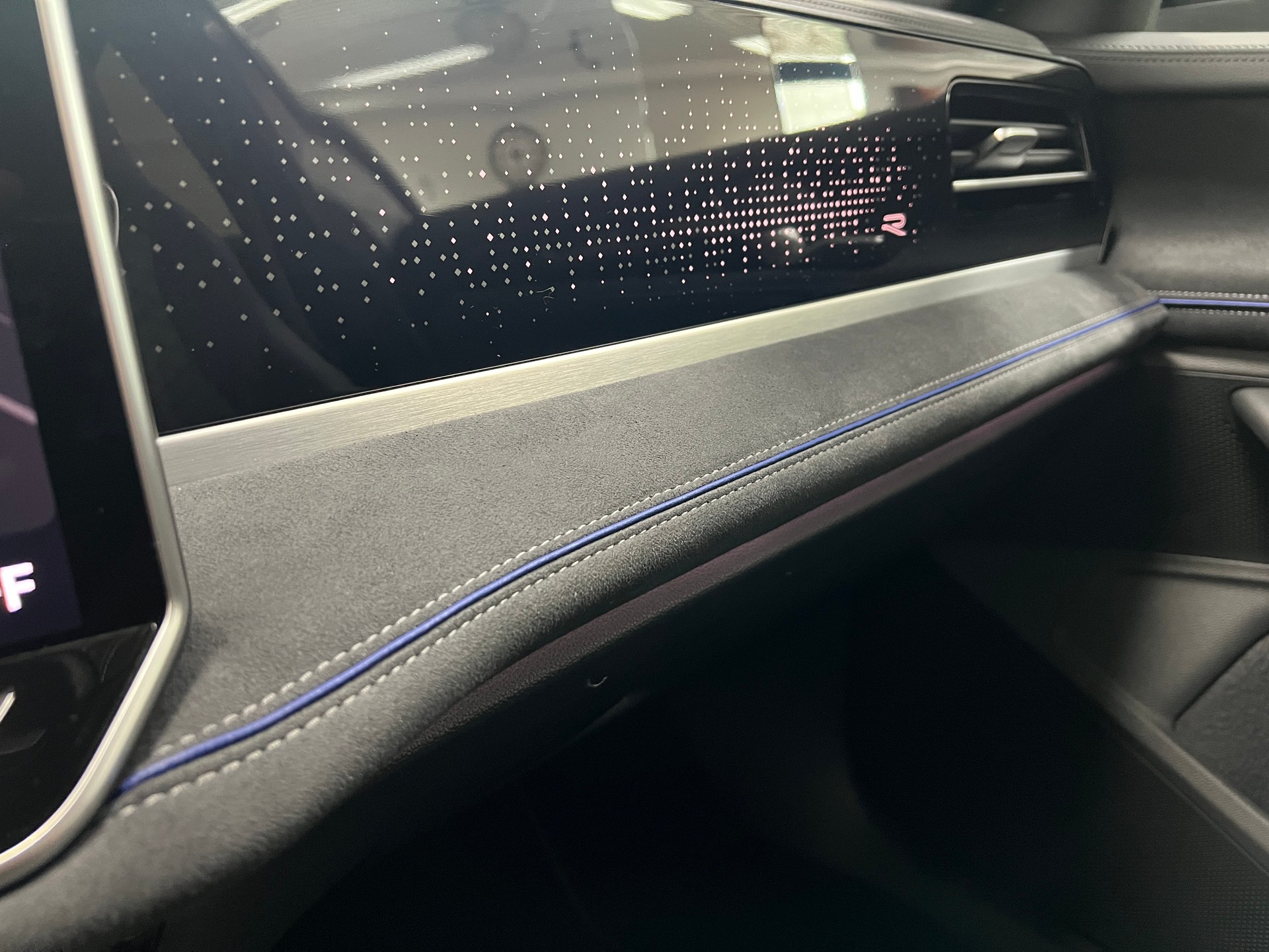 VW Passat Variant 2.0 TDI evo R-Line 4 Motion DSG / 5 Jahre Garantie-image-22