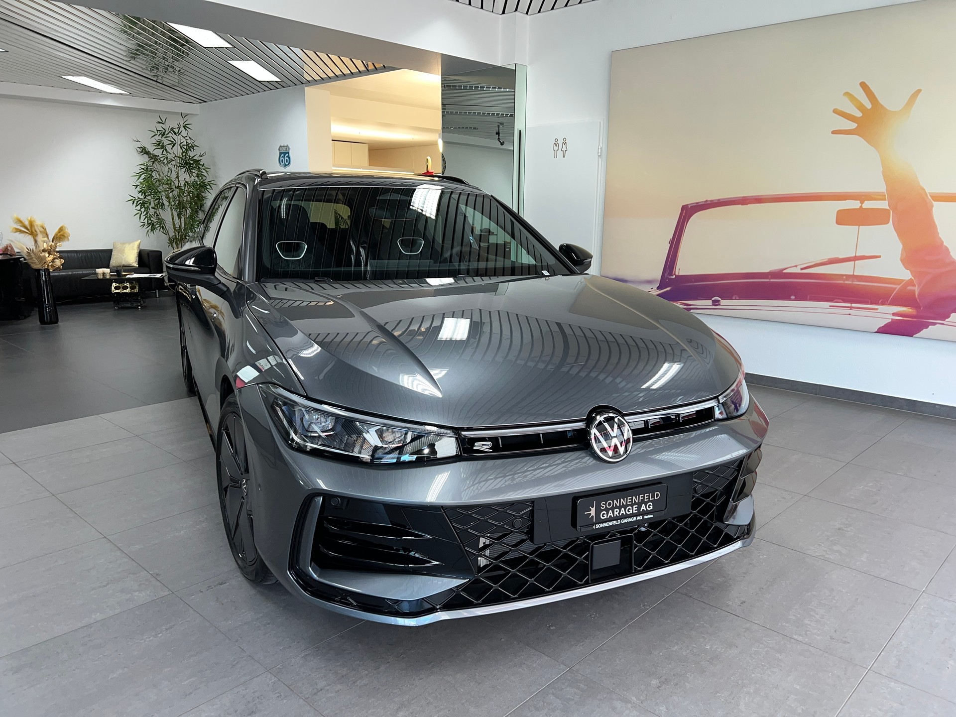 VW Passat Variant 2.0 TDI evo R-Line 4 Motion DSG / 5 Jahre Garantie-image-0