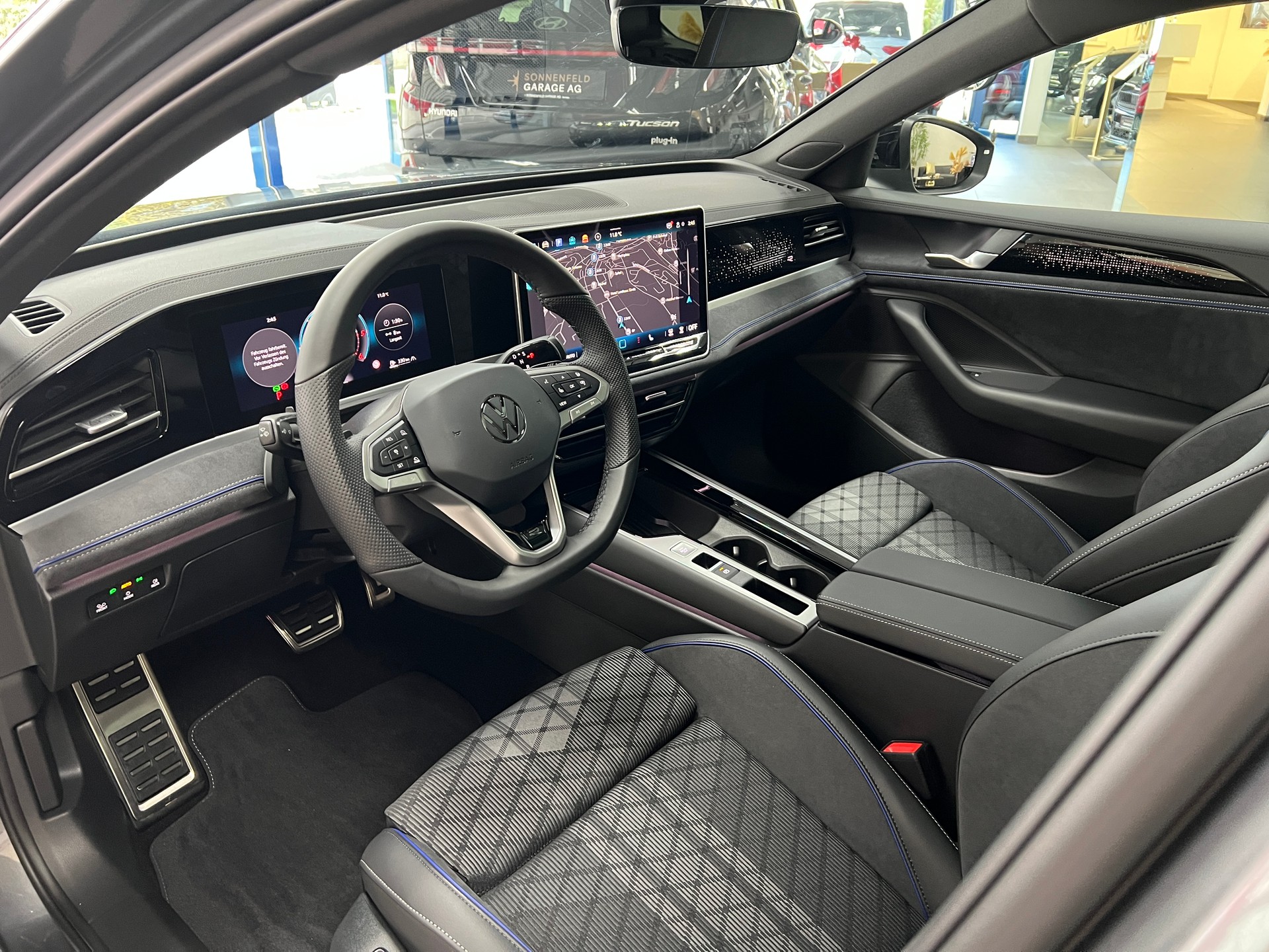 VW Passat Variant 2.0 TDI evo R-Line 4 Motion DSG / 5 Jahre Garantie-image-13