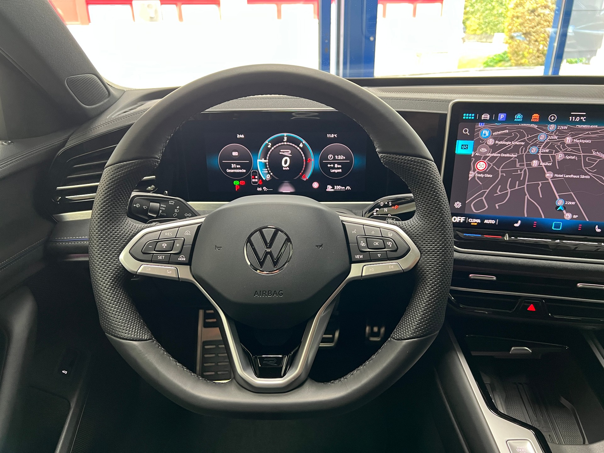 VW Passat Variant 2.0 TDI evo R-Line 4 Motion DSG / 5 Jahre Garantie-image-15