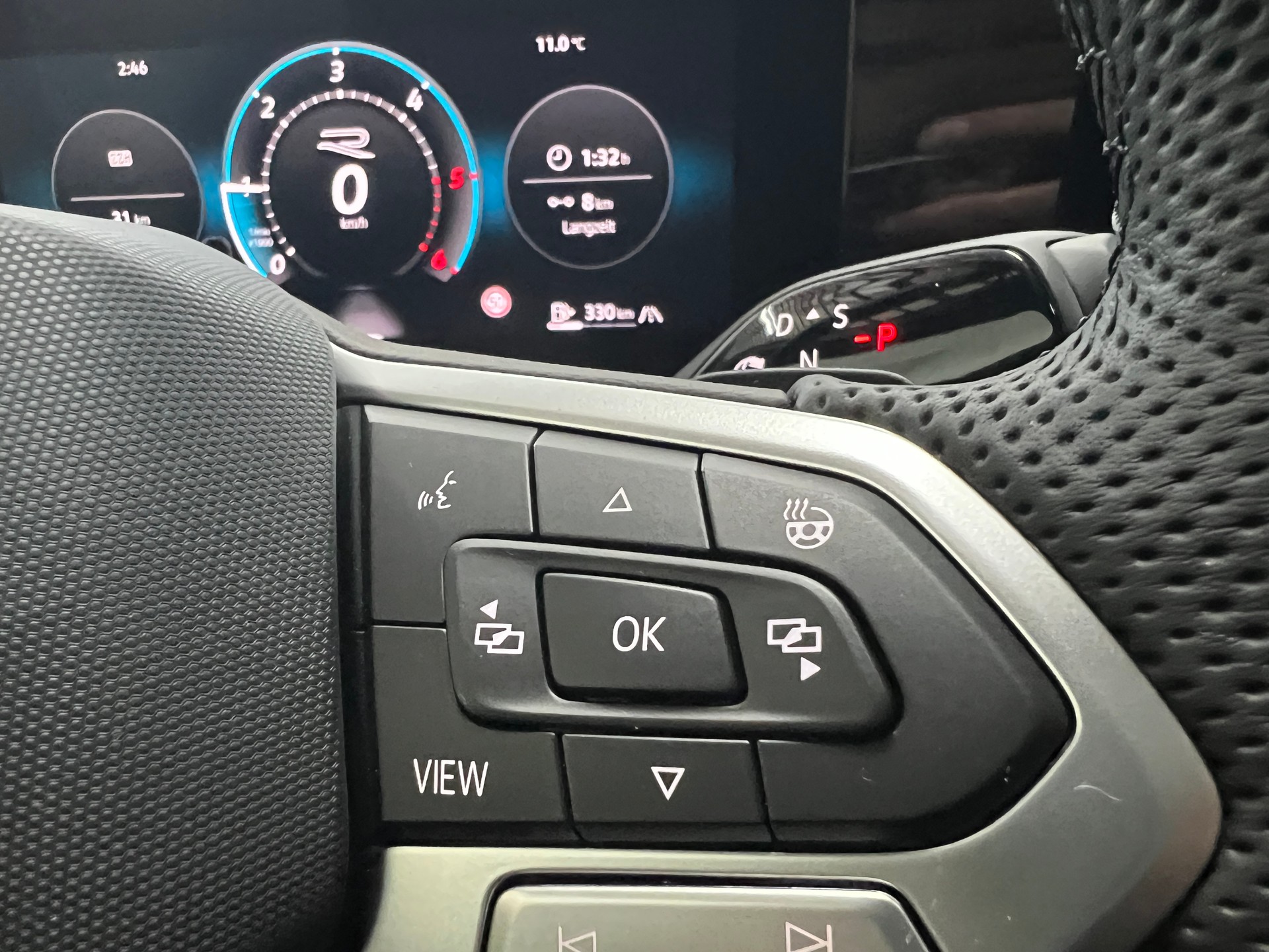 VW Passat Variant 2.0 TDI evo R-Line 4 Motion DSG / 5 Jahre Garantie-image-18