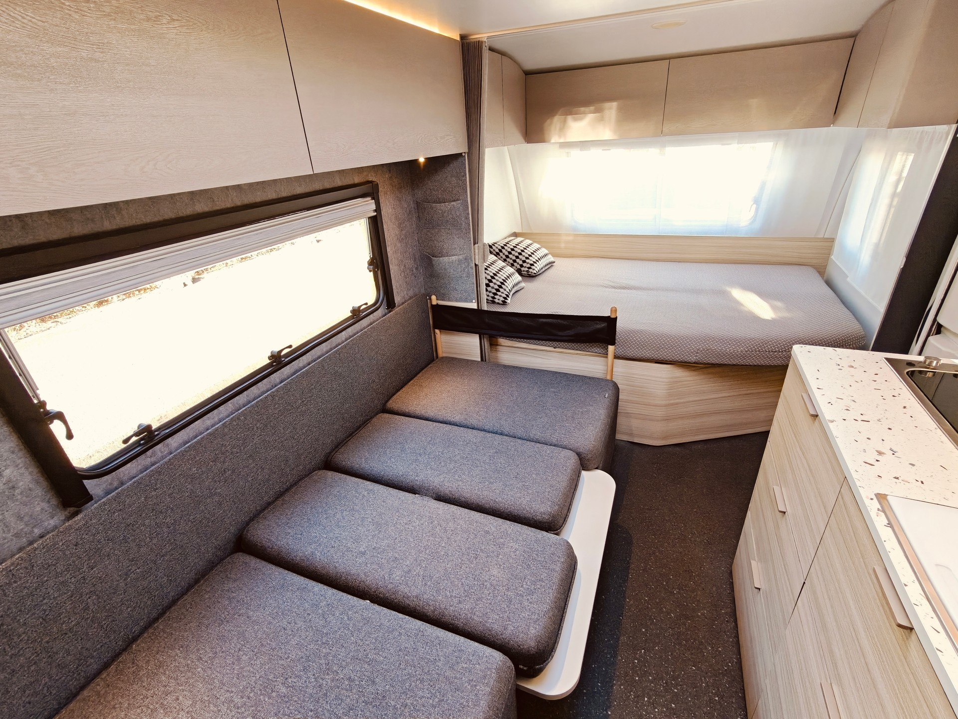 ADRIA Altea 552 PK -- 3x Etagenbett -- Klima -- Mover -- Markise -- Clesana C1 WC-image-9