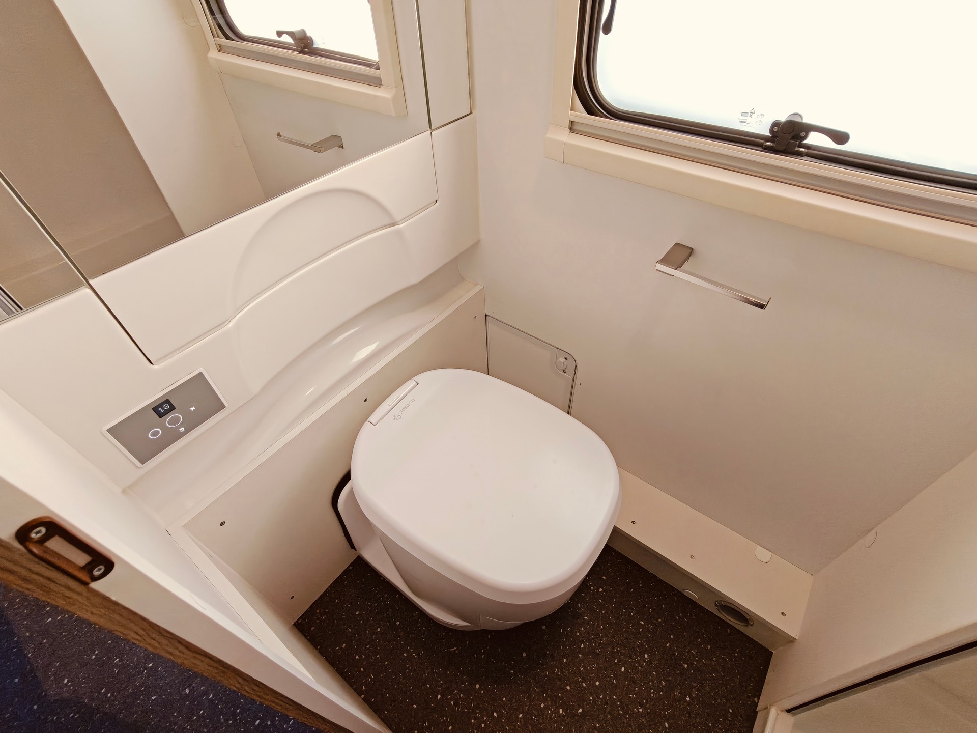 ADRIA Altea 552 PK -- 3x Etagenbett -- Klima -- Mover -- Markise -- Clesana C1 WC-image-26