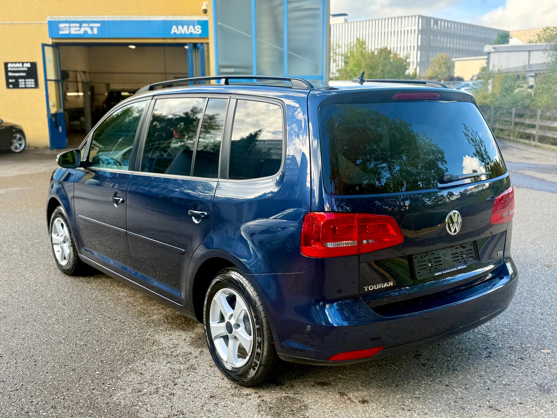 VW Touran 1.4 TSI Comfortline DSG-image-2