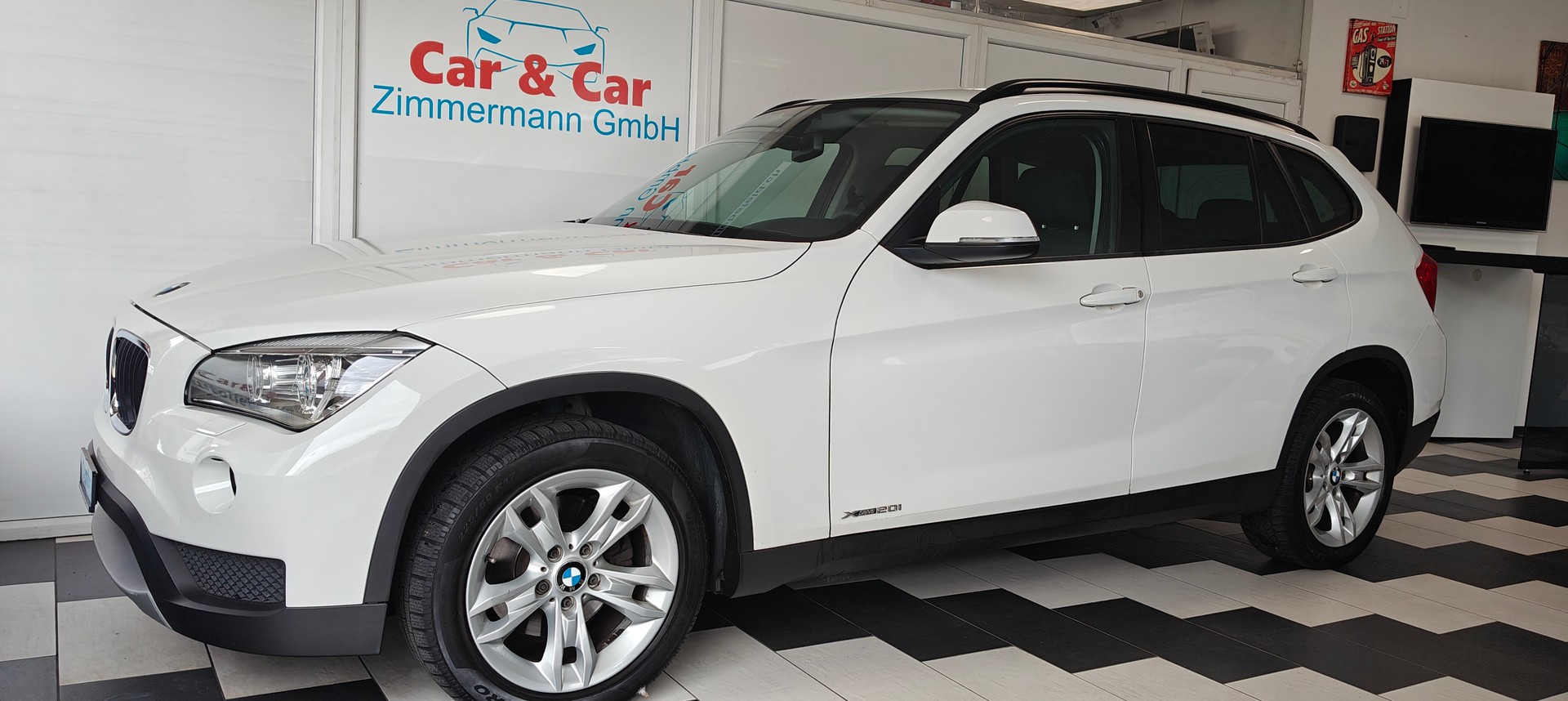 BMW X1 xDrive 20i xLine Steptronic-image-0