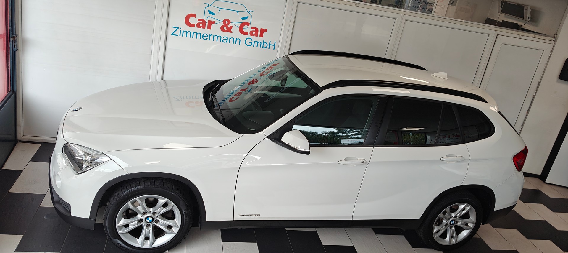 BMW X1 xDrive 20i xLine Steptronic-image-4