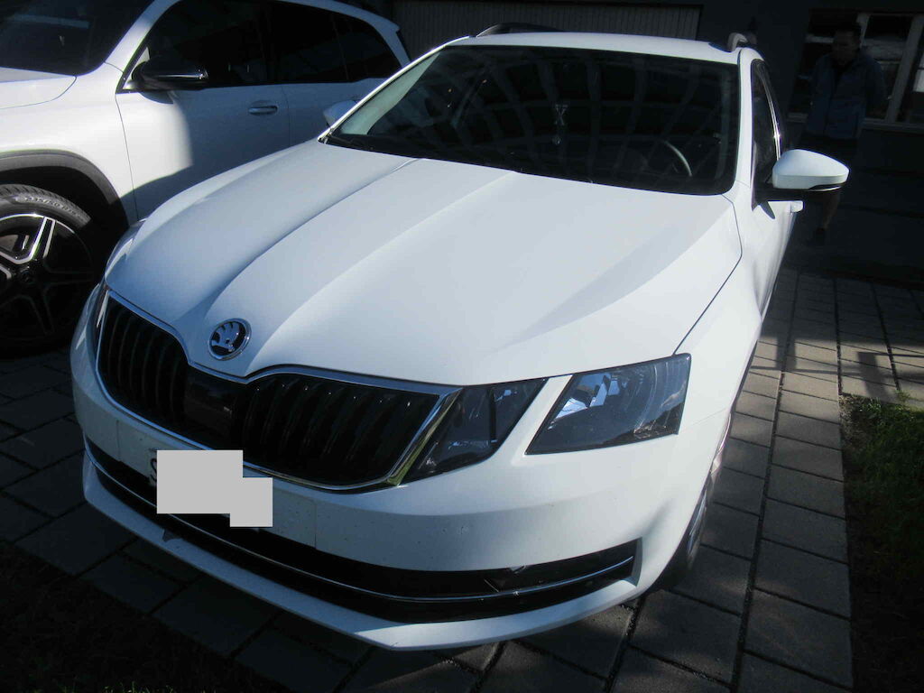 SKODA Octavia Combi 2.0 TDI Style DSG-image-2