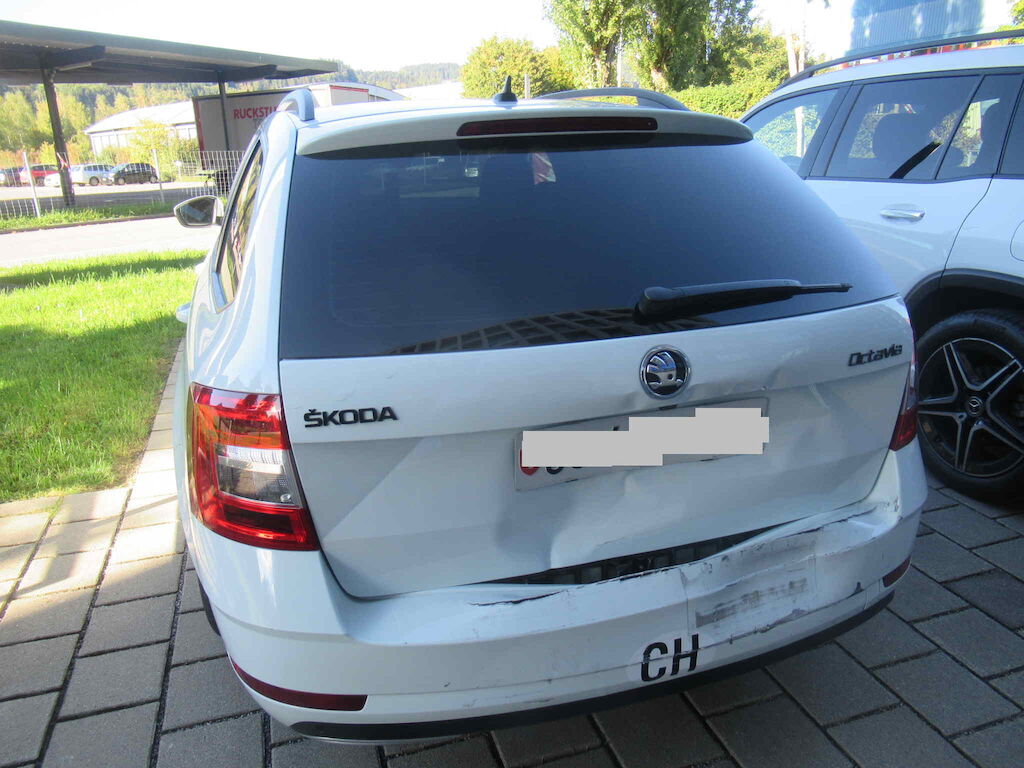 SKODA Octavia Combi 2.0 TDI Style DSG-image-3