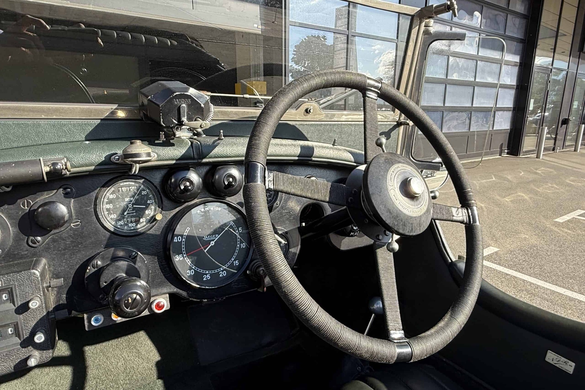 BENTLEY 6 1/2 Litre Speed Six-image-22