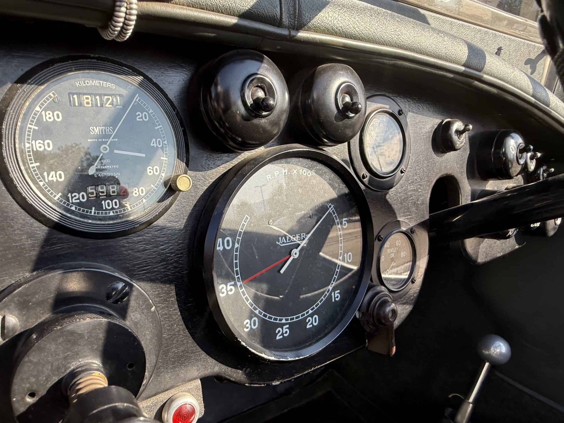 BENTLEY 6 1/2 Litre Speed Six-image-18