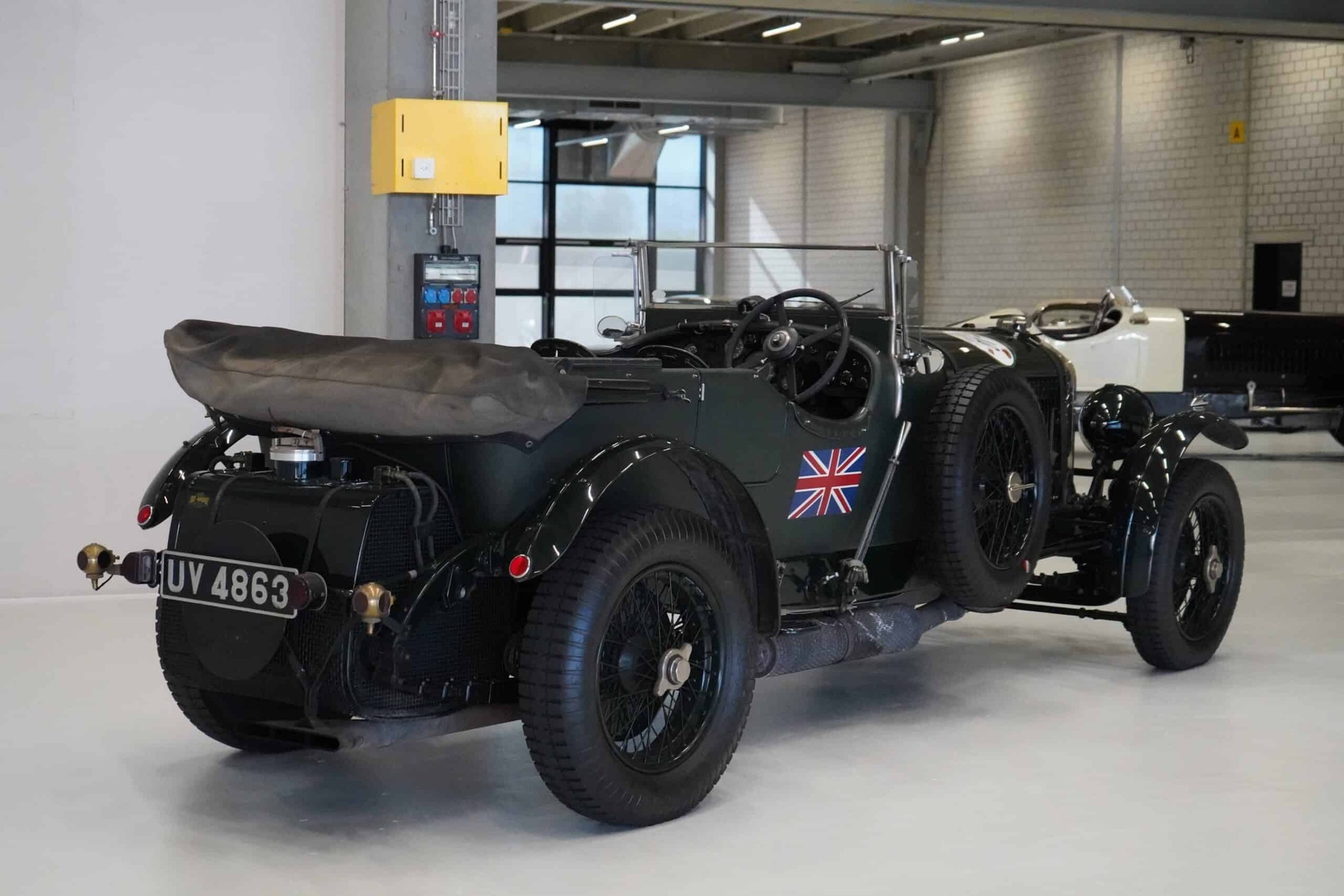 BENTLEY 6 1/2 Litre Speed Six-image-25