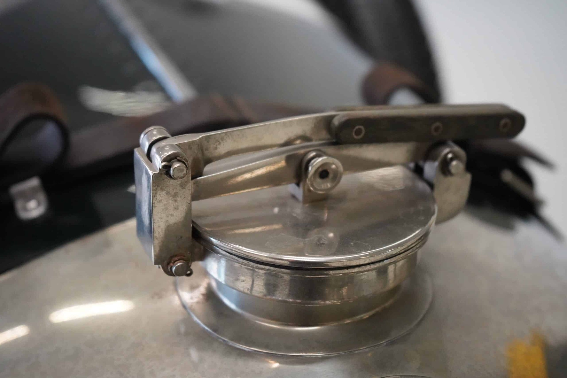 BENTLEY 6 1/2 Litre Speed Six-image-12