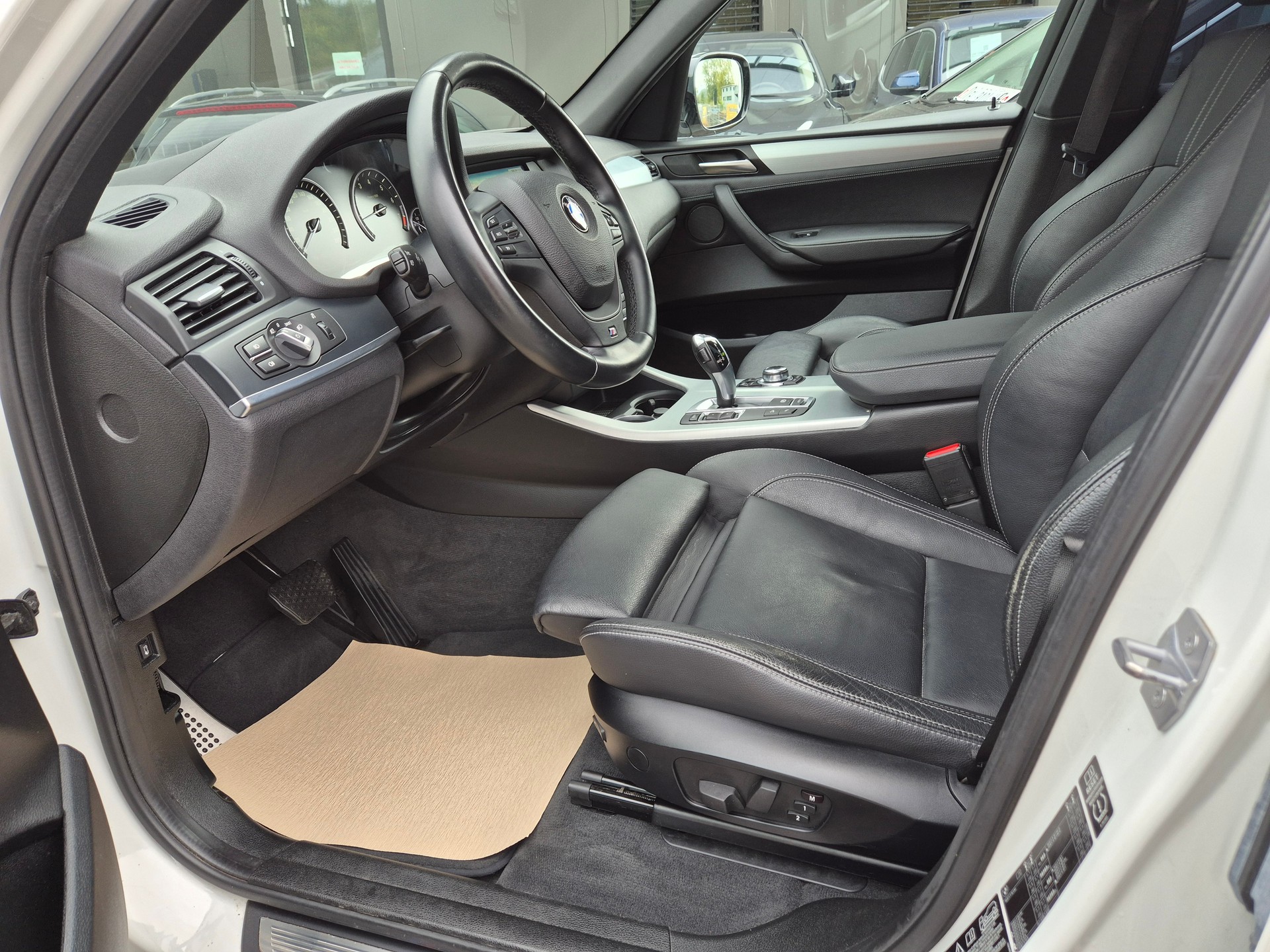 BMW X3 xDrive 28i Steptronic-image-8