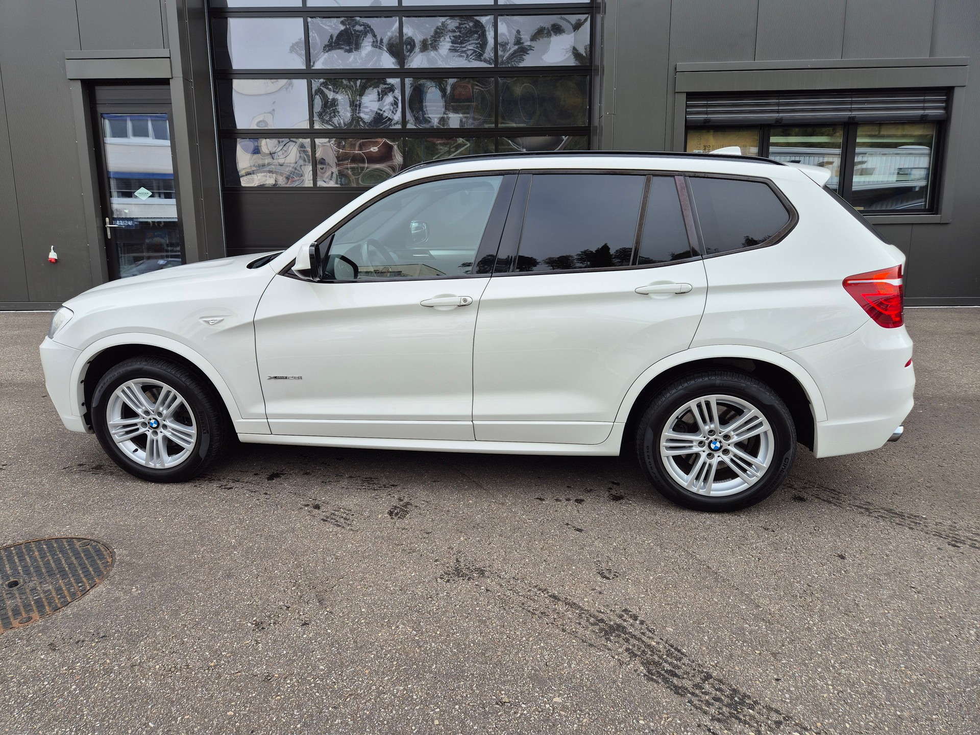 BMW X3 xDrive 28i Steptronic-image-5