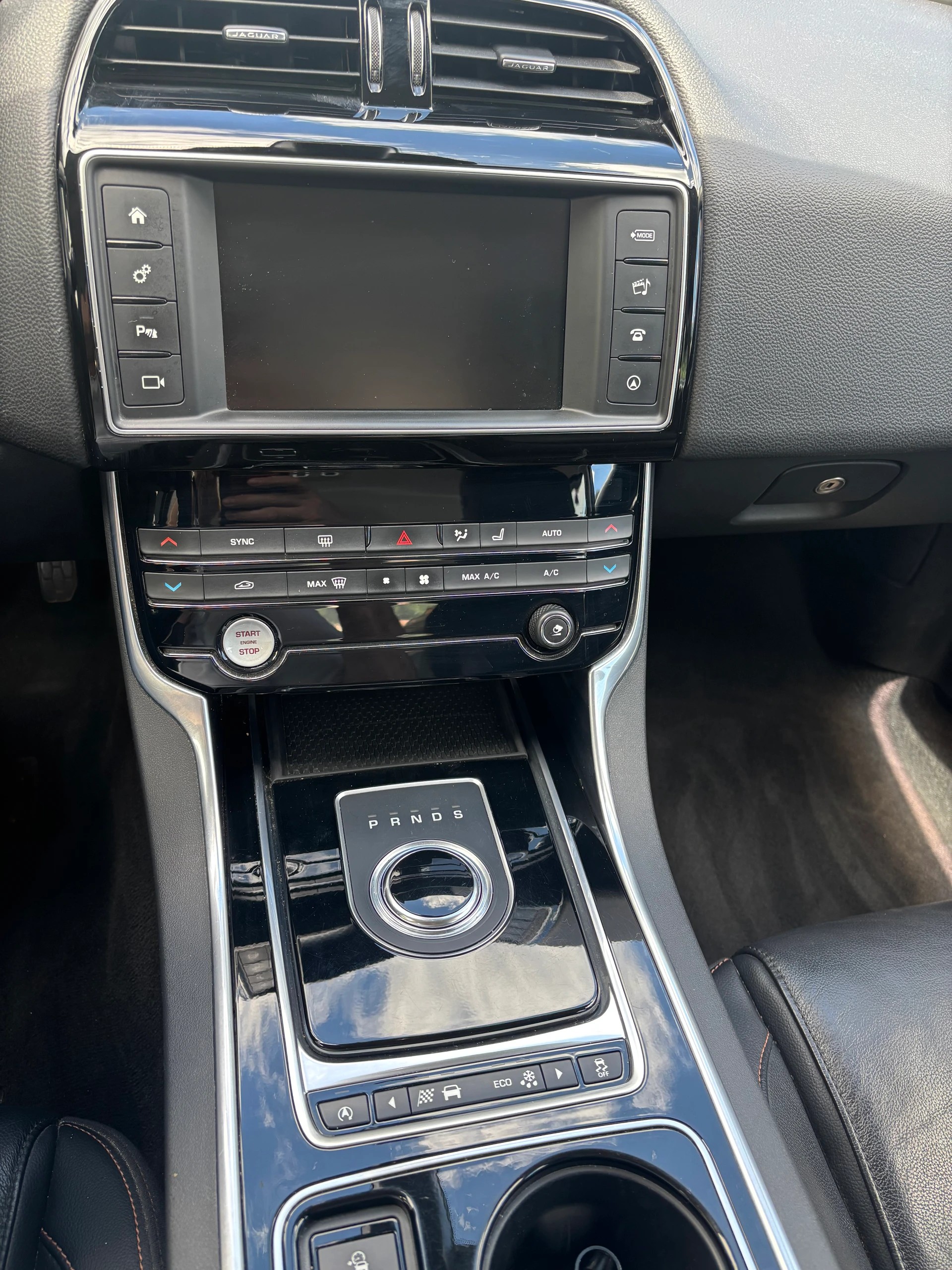 JAGUAR XE 20d Pure Automat-image-9