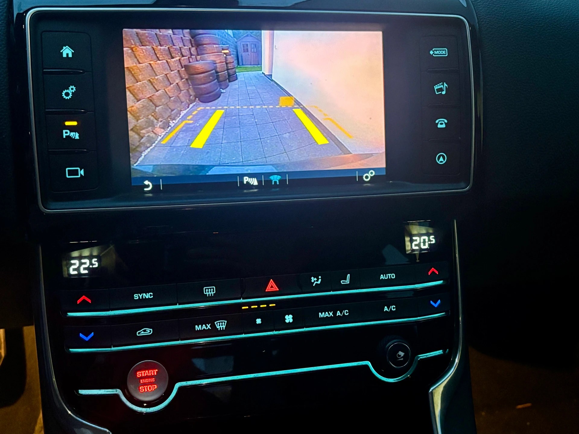 JAGUAR XE 20d Pure Automat-image-5