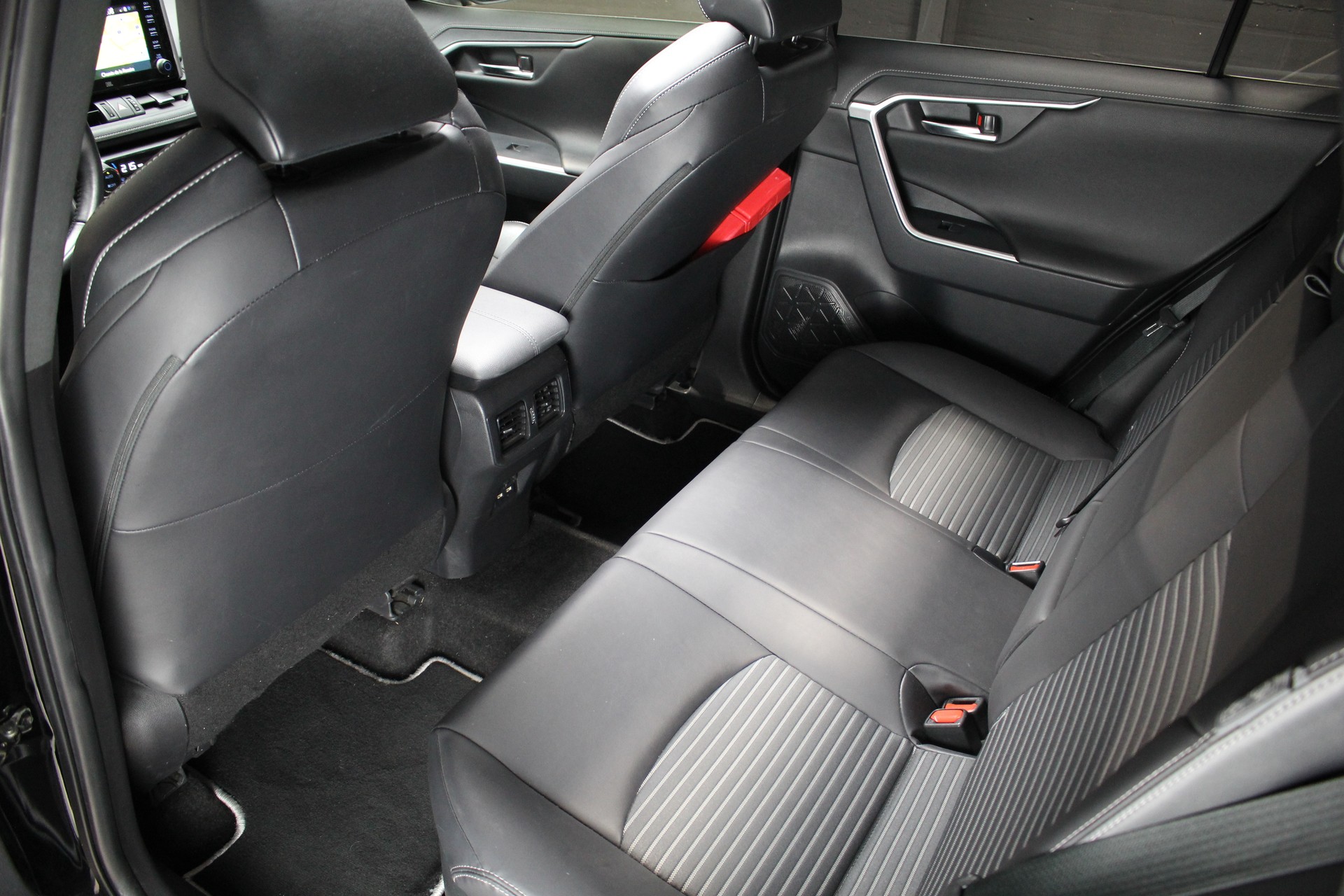 TOYOTA RAV-4 2.5 HSD Black Edition e-CVT 4WD-image-10
