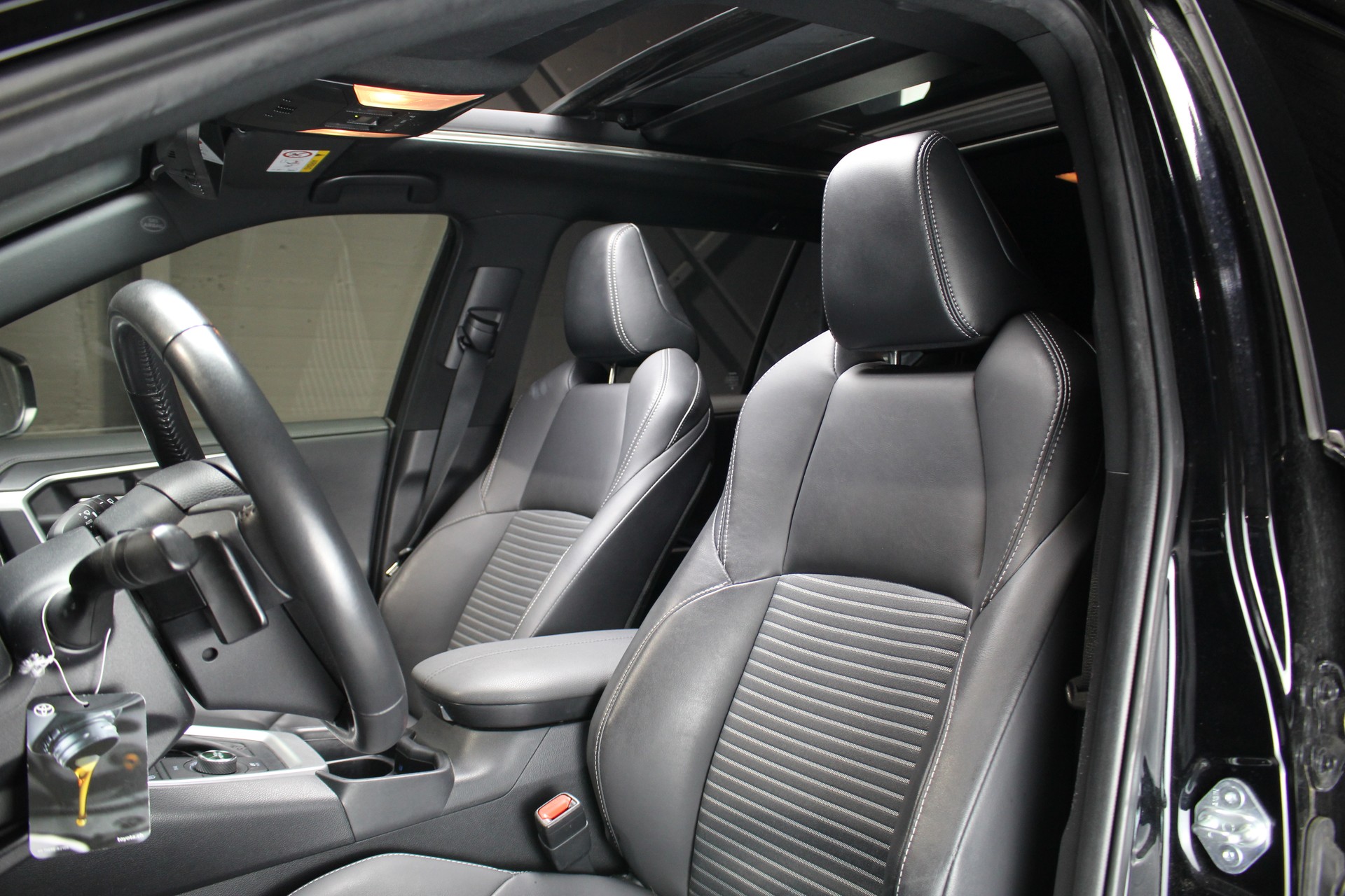 TOYOTA RAV-4 2.5 HSD Black Edition e-CVT 4WD-image-3