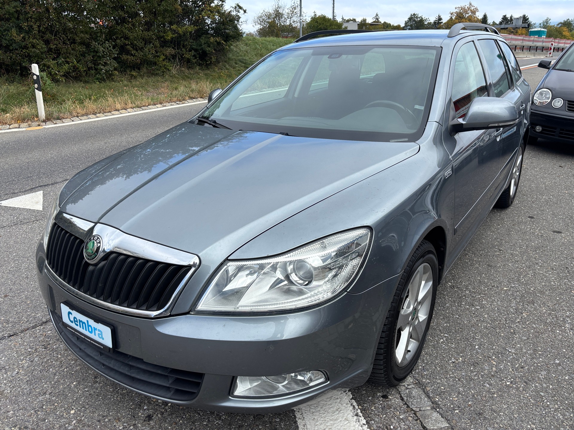 SKODA Octavia Combi 1.8 TSI Family-image-2