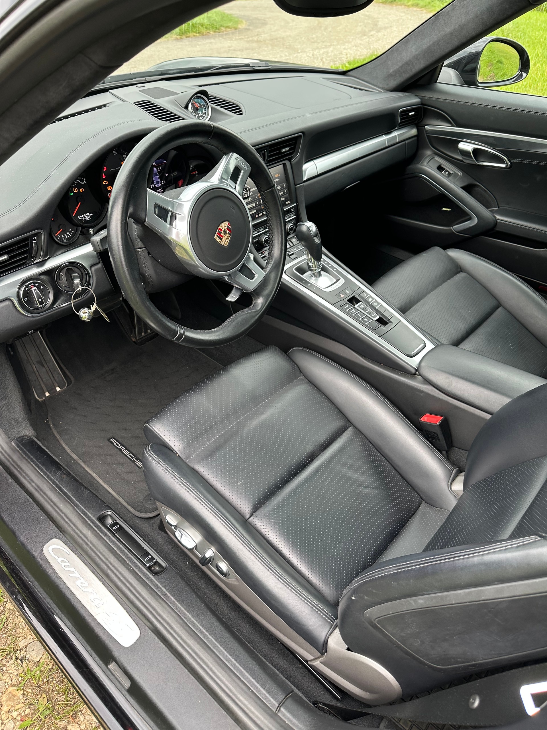 PORSCHE 911 4S (991.1)-image-2