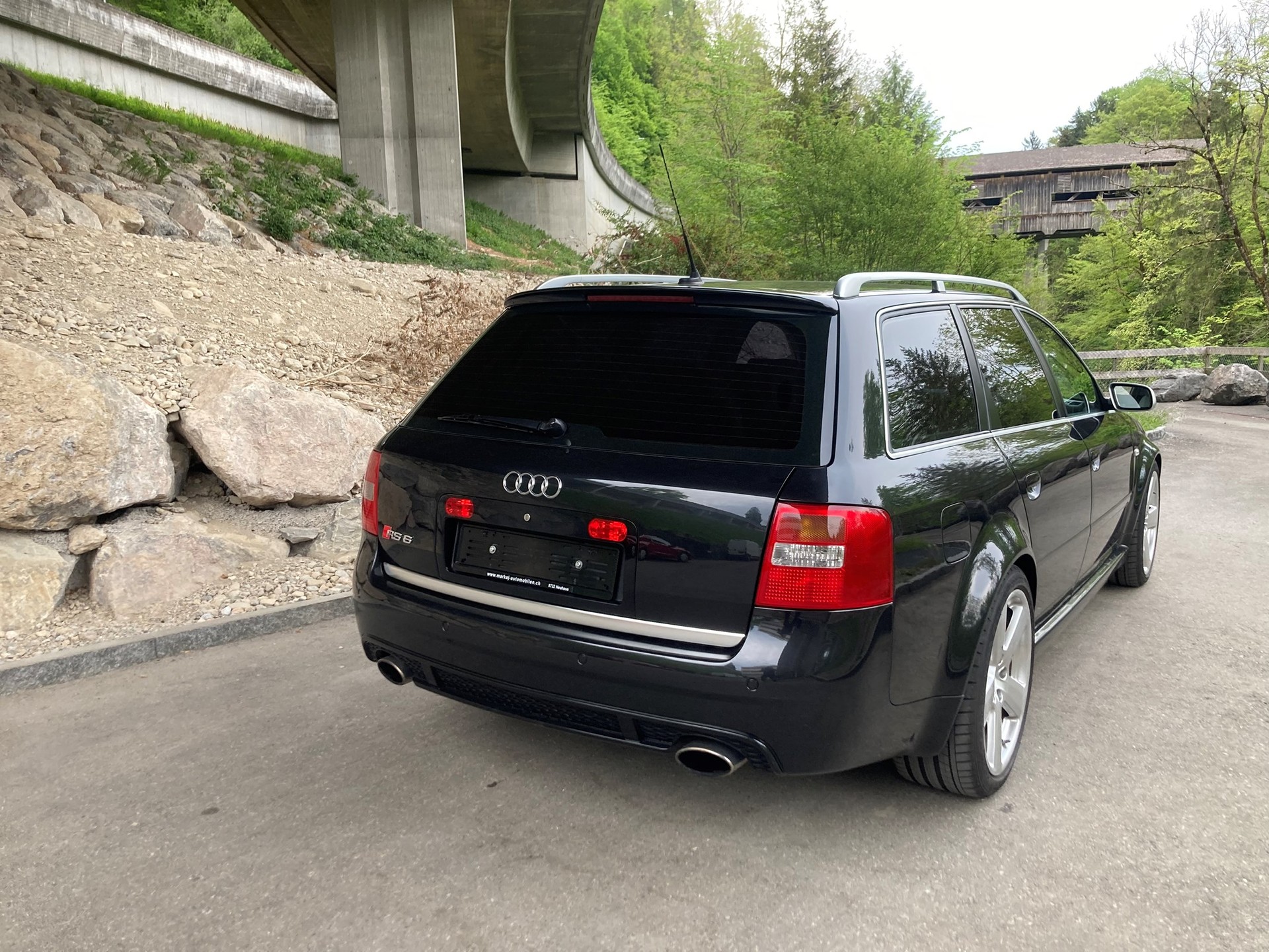 AUDI RS6 Avant quattro tiptronic-image-3