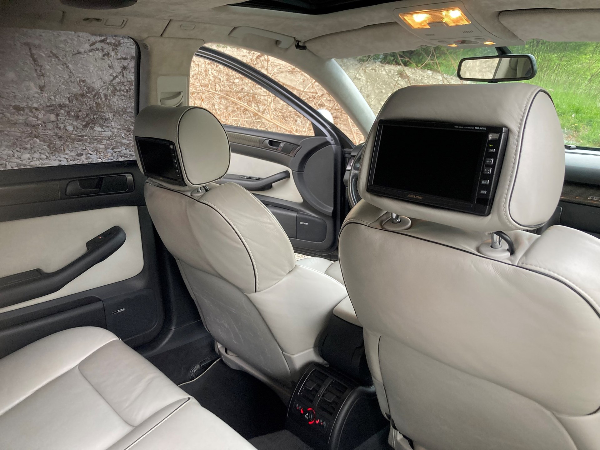 AUDI RS6 Avant quattro tiptronic-image-12