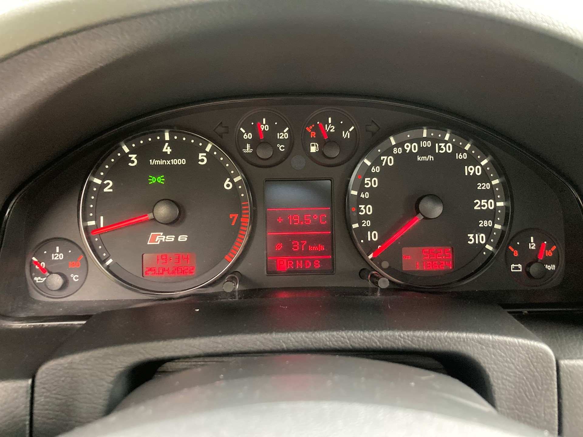 AUDI RS6 Avant quattro tiptronic-image-15