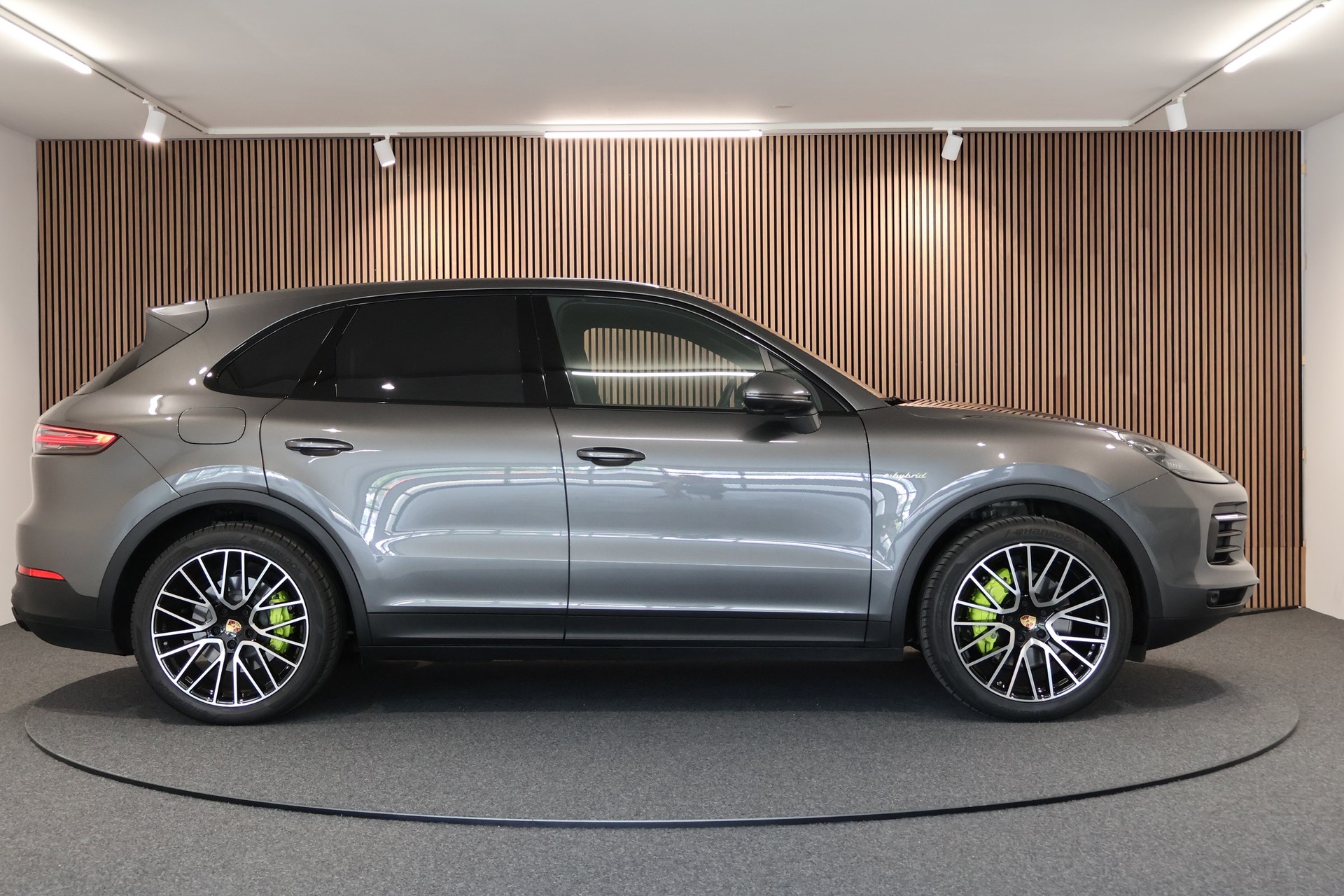 PORSCHE Cayenne E-Hybrid-image-5