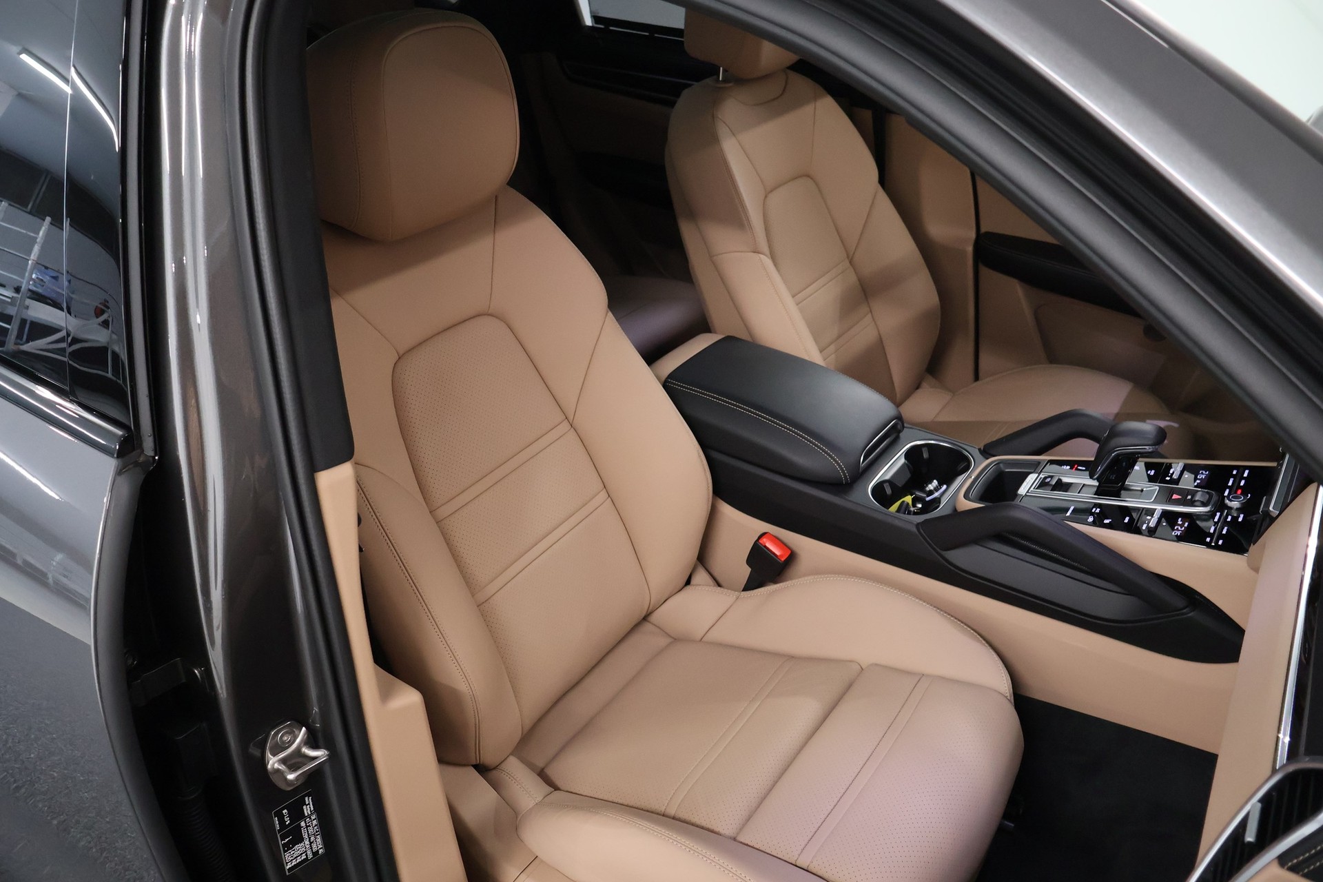 PORSCHE Cayenne E-Hybrid-image-14