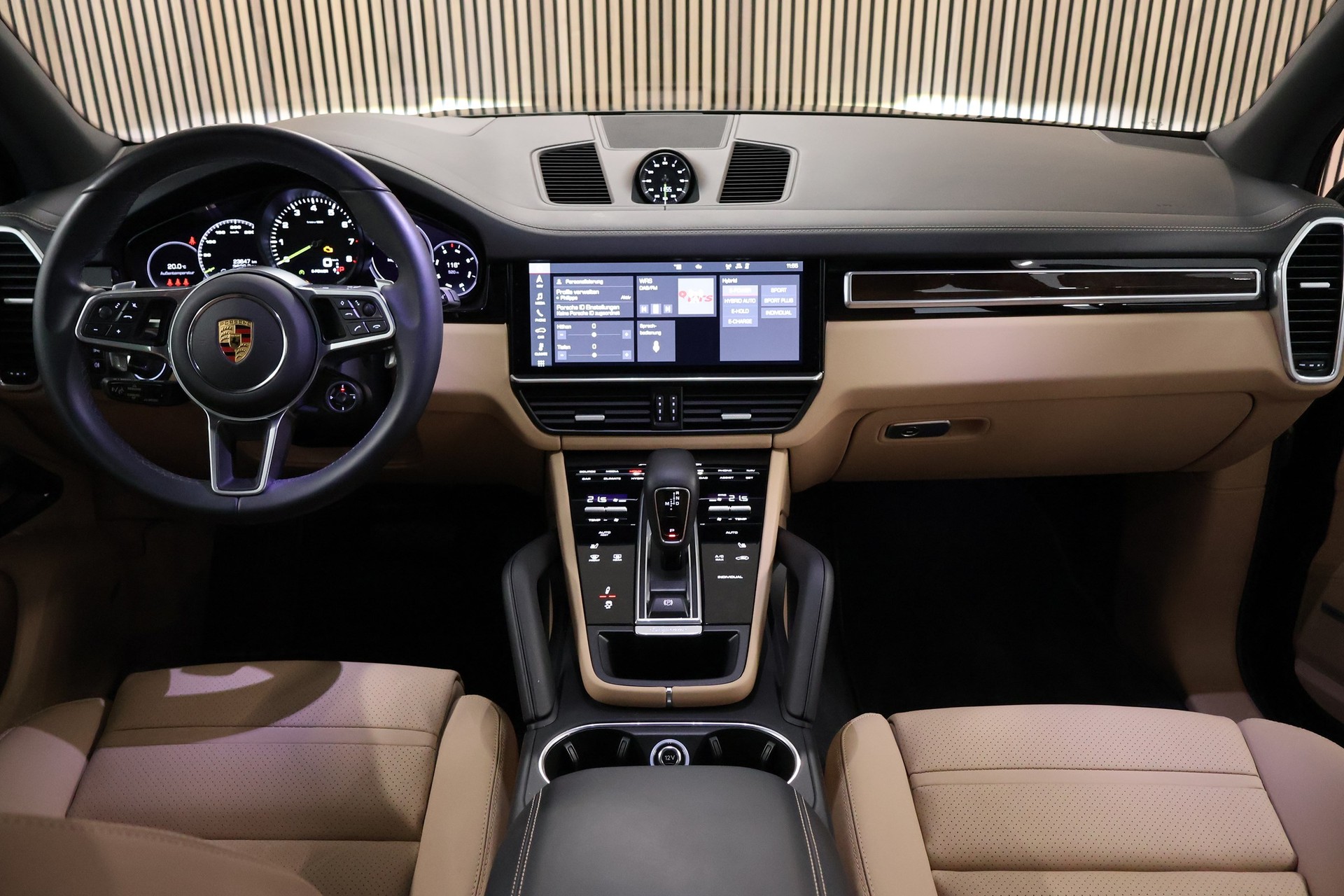 PORSCHE Cayenne E-Hybrid-image-17