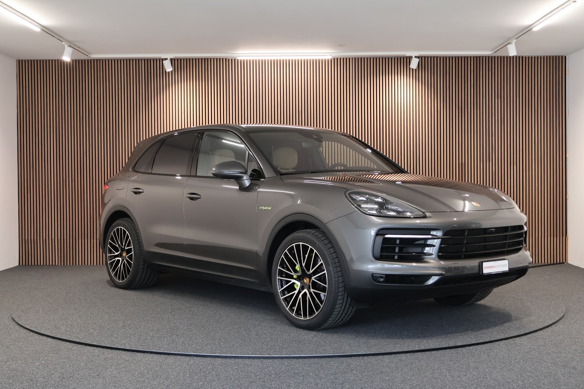 PORSCHE Cayenne E-Hybrid-image-6