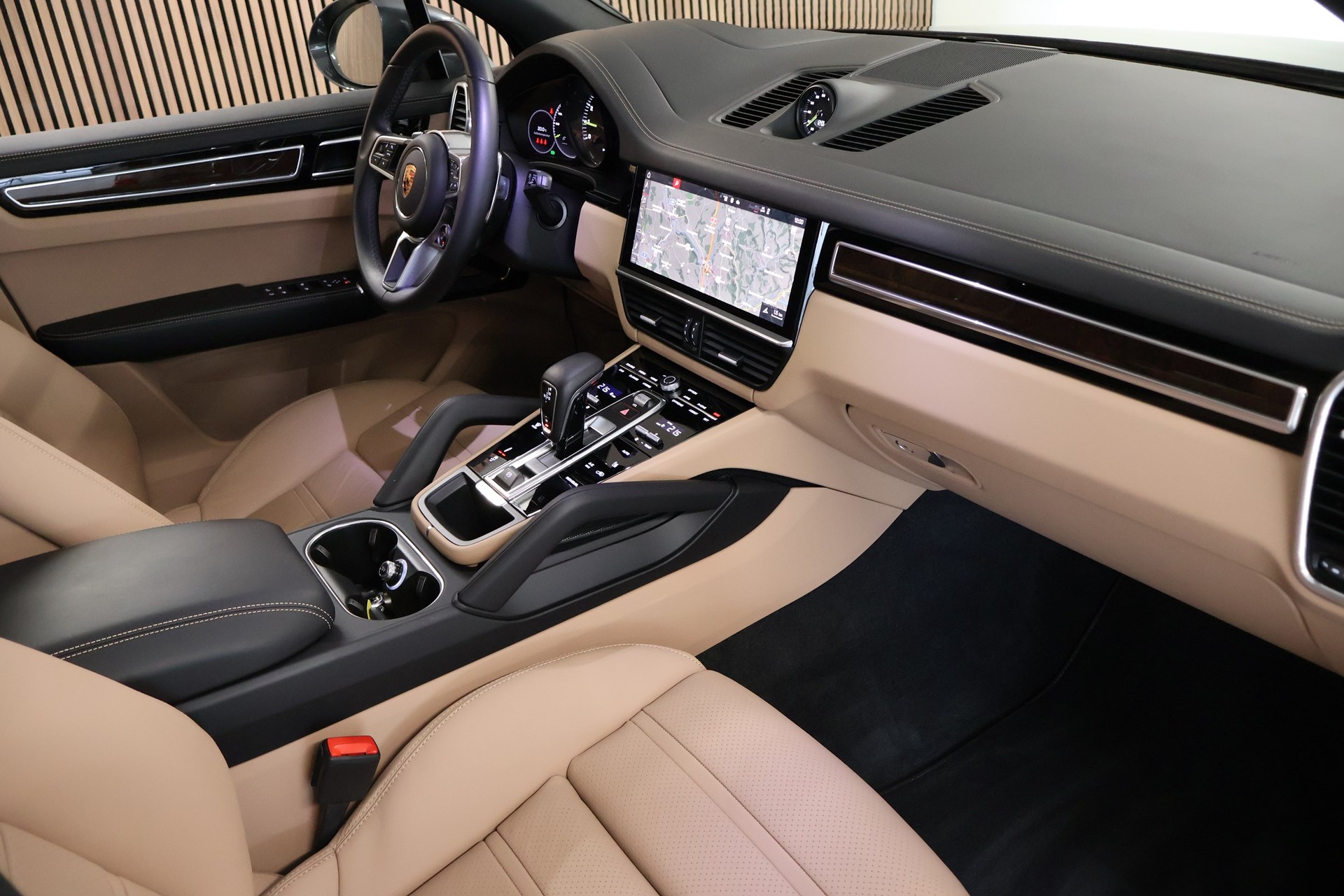 PORSCHE Cayenne E-Hybrid-image-15